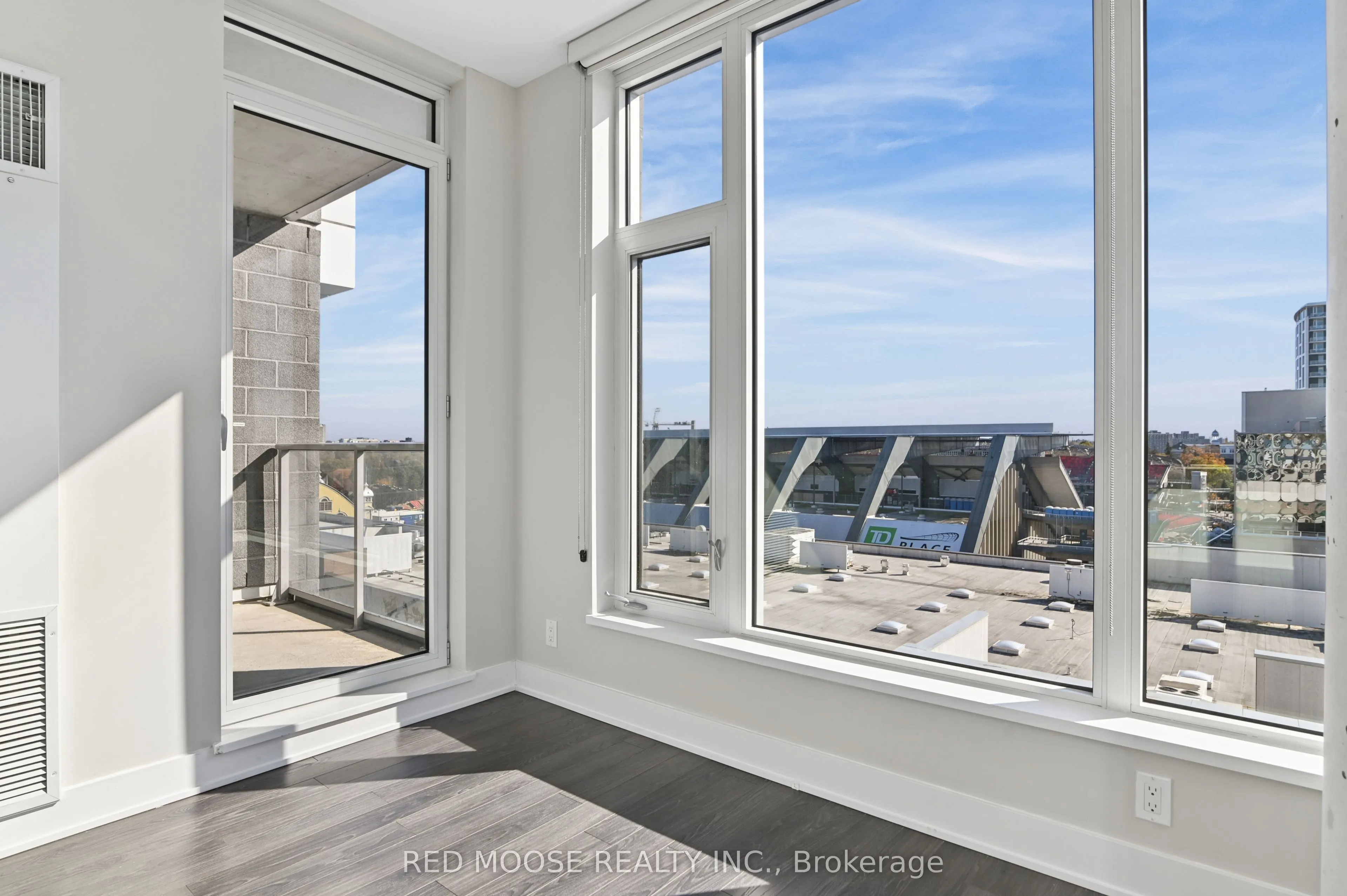 118 Holmwood Avenue #705