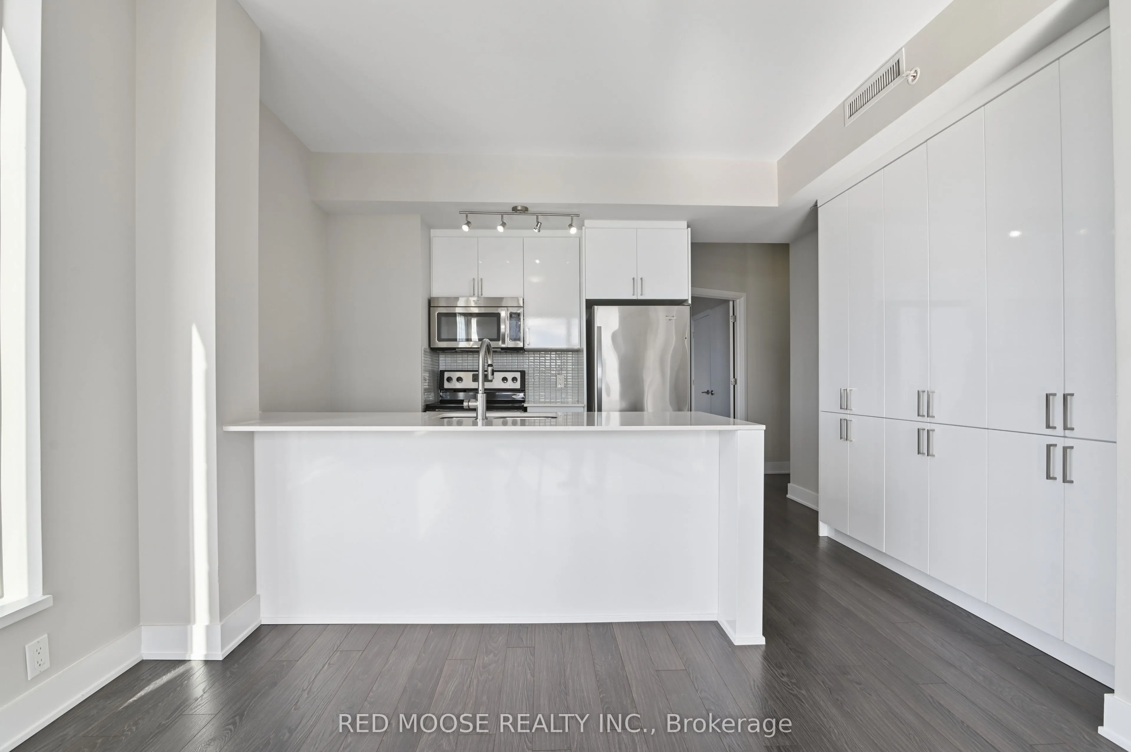 118 Holmwood Avenue #705