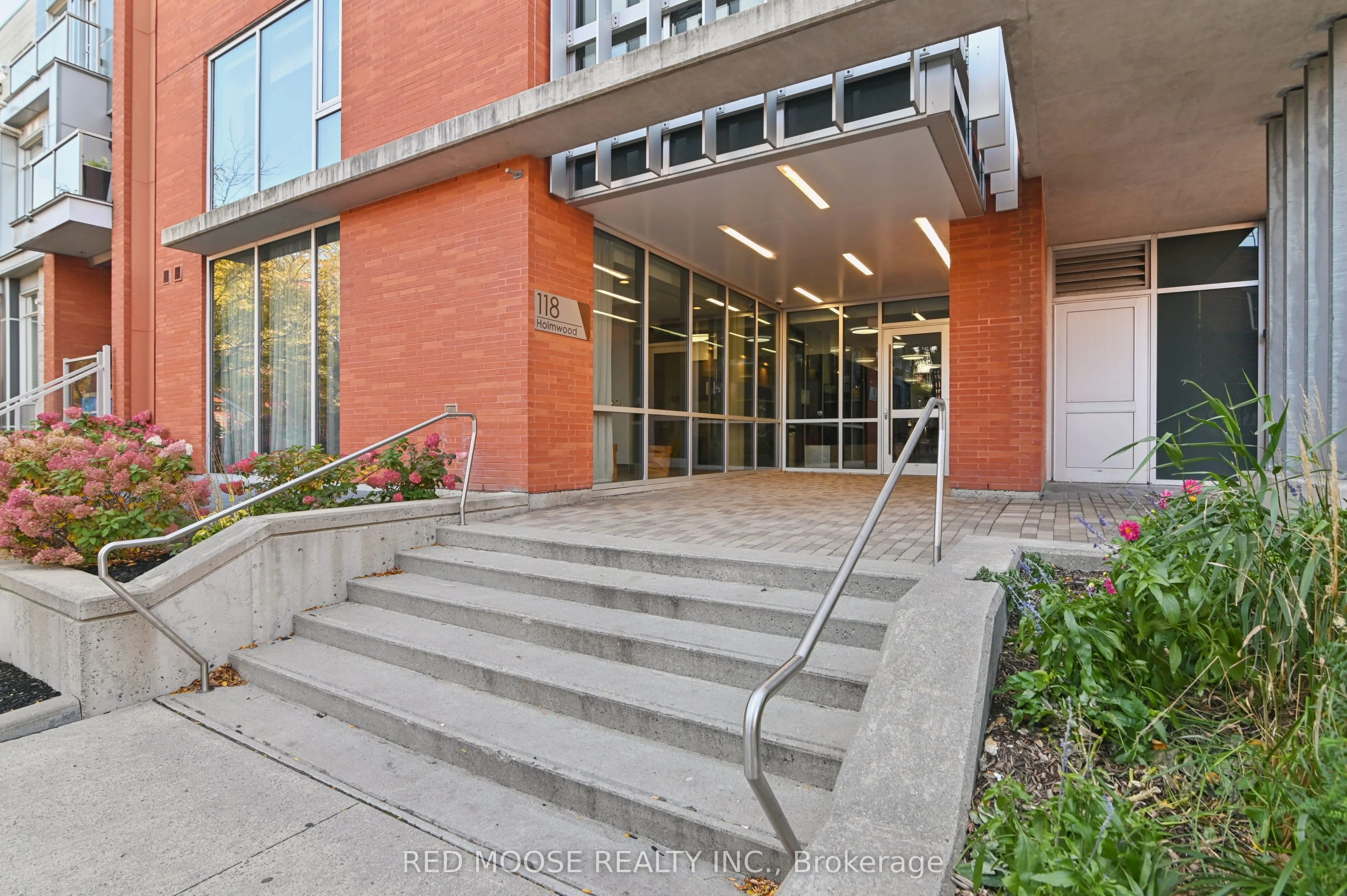118 Holmwood Avenue #705