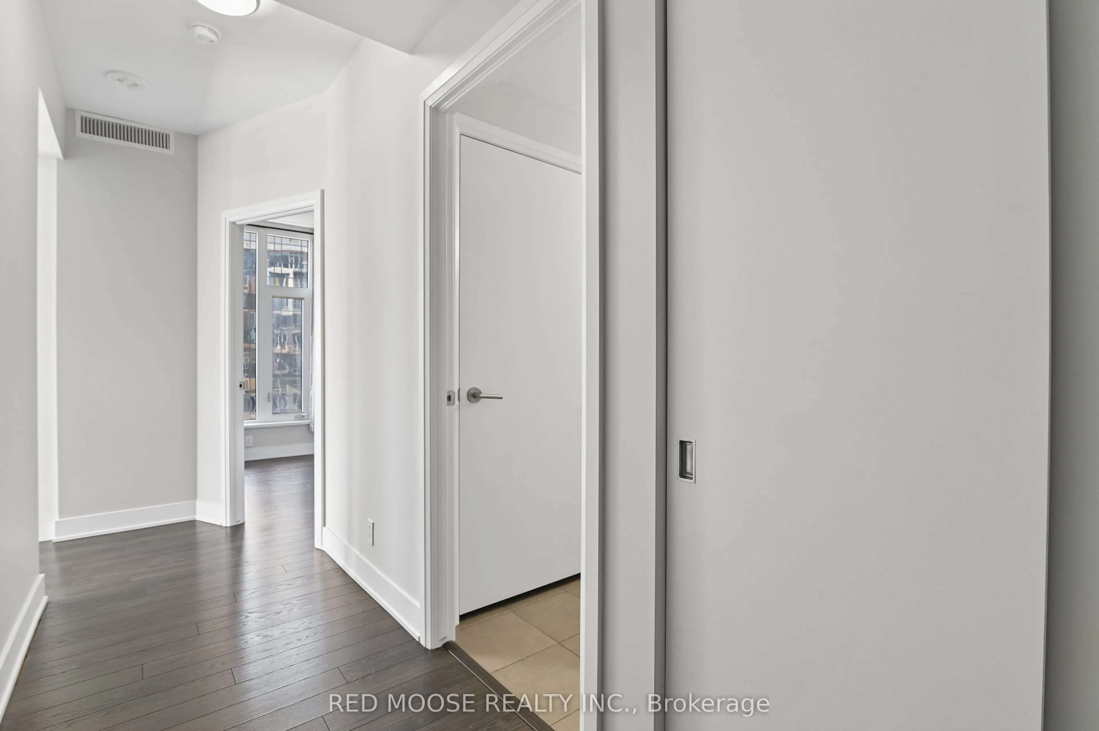118 Holmwood Avenue #705