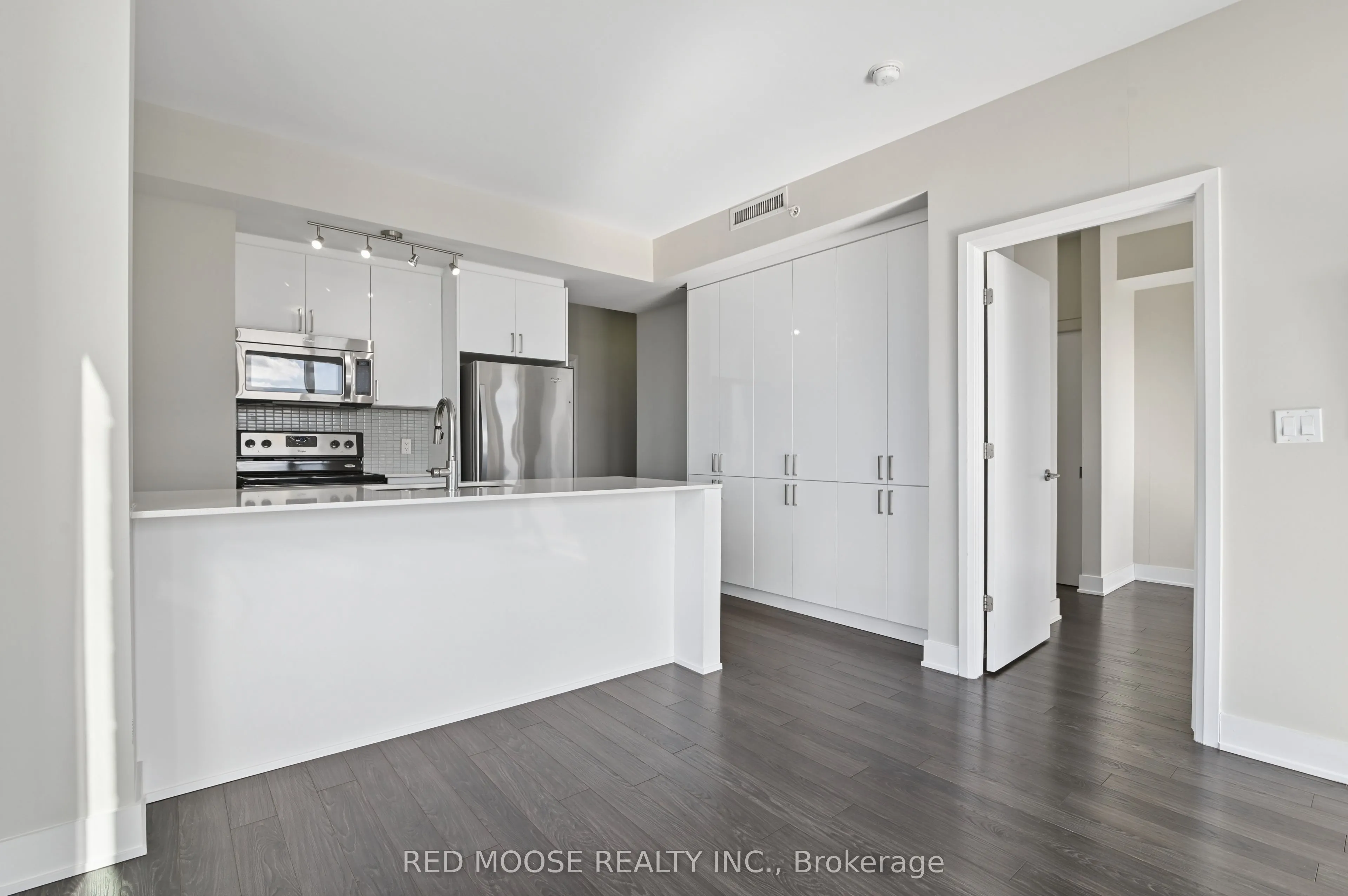 118 Holmwood Avenue #705