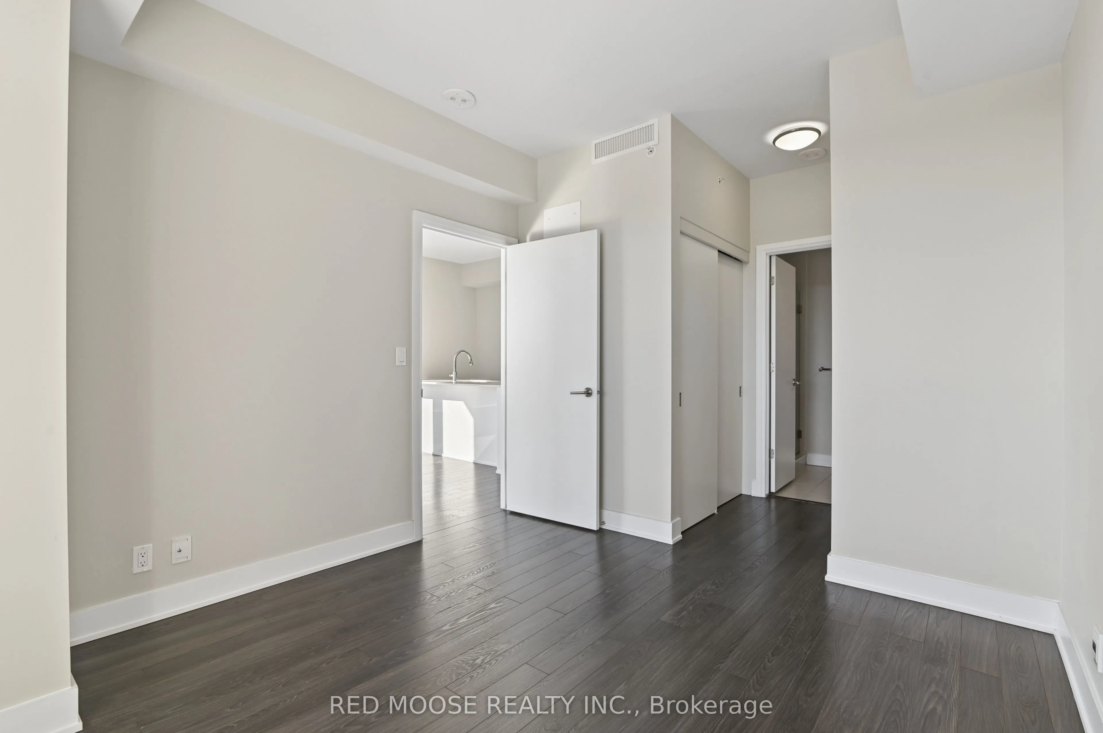 118 Holmwood Avenue #705