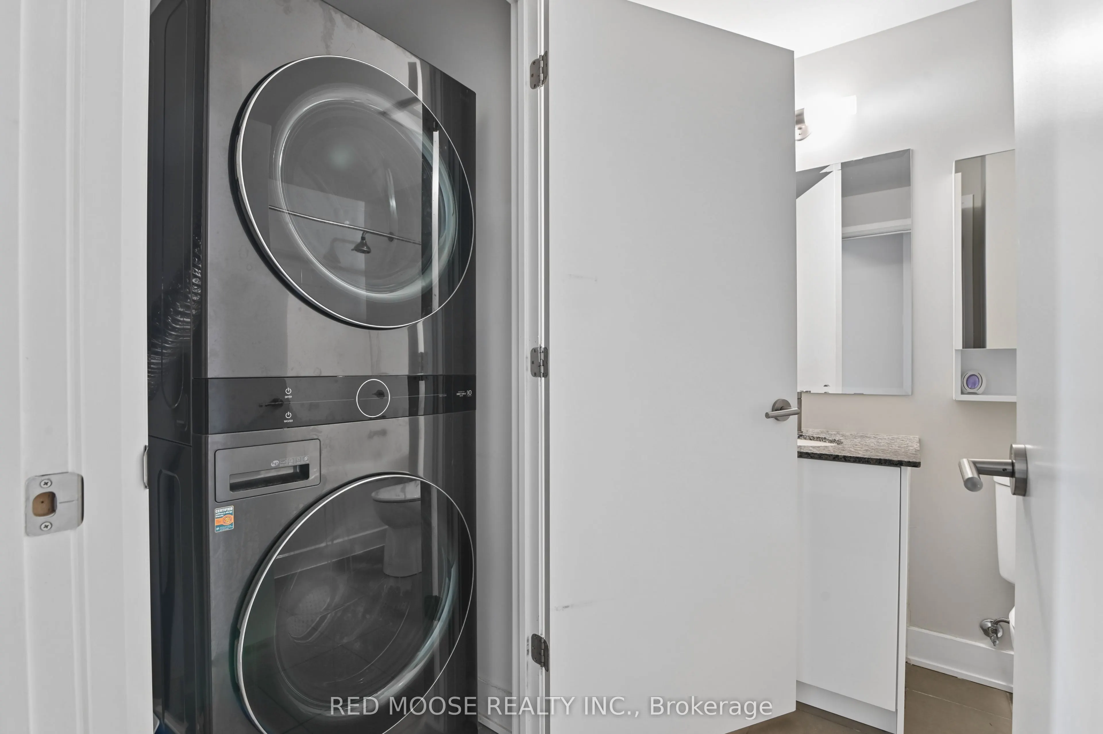 118 Holmwood Avenue #705