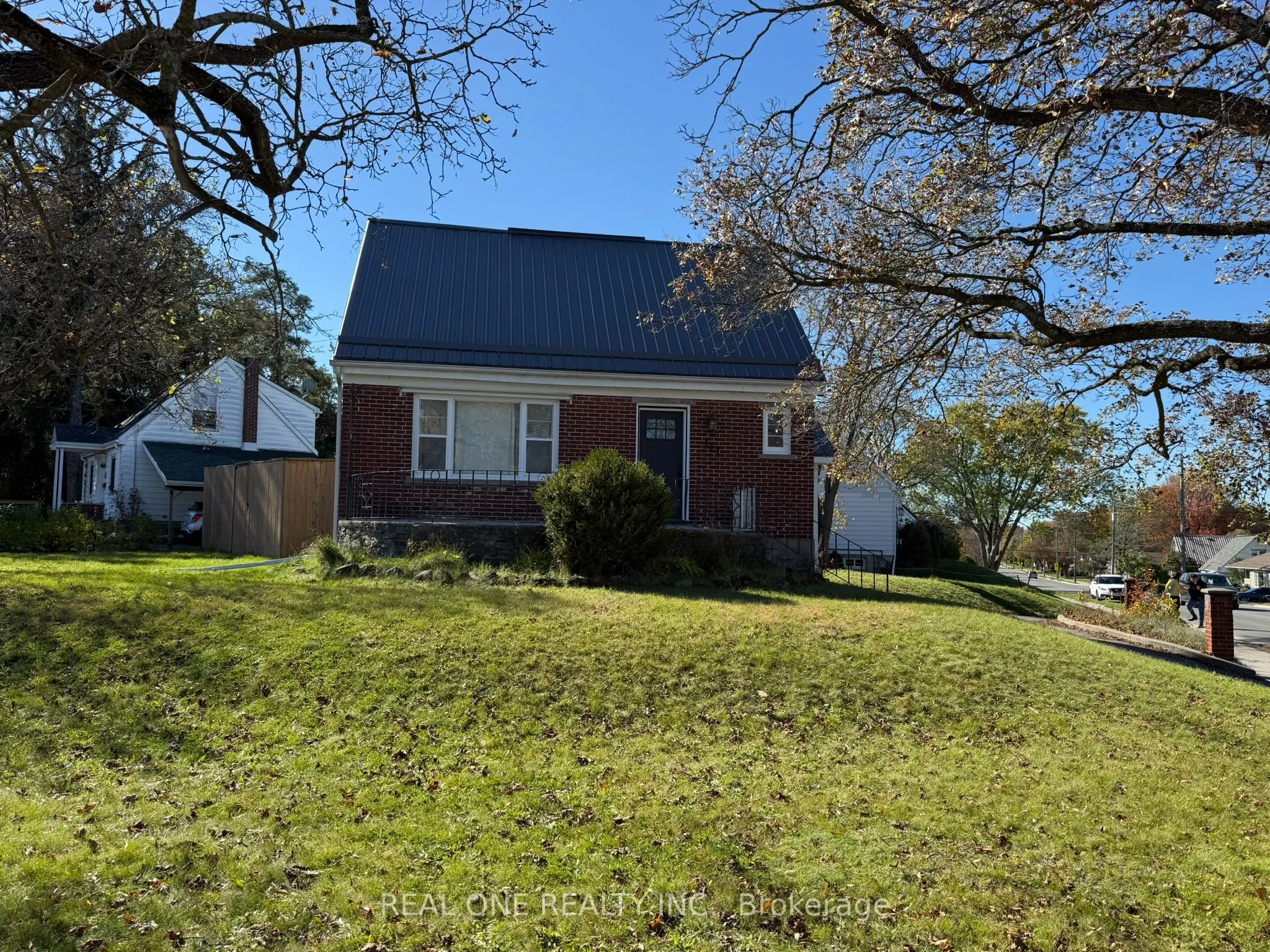 337 Victoria Avenue