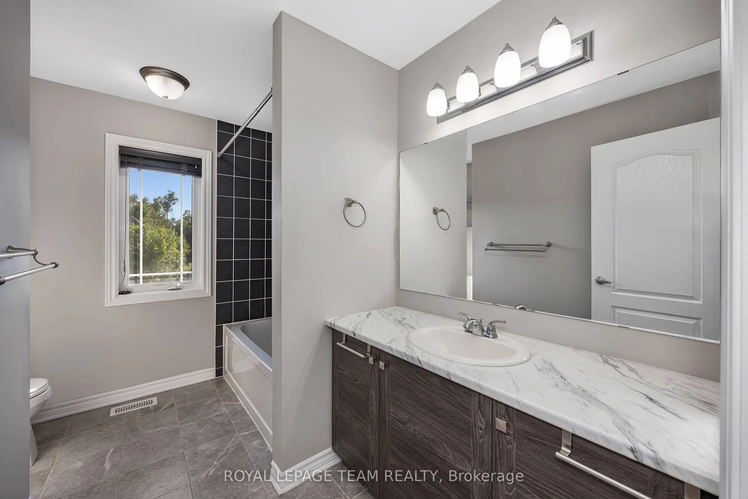 3209 Harvester Crescent