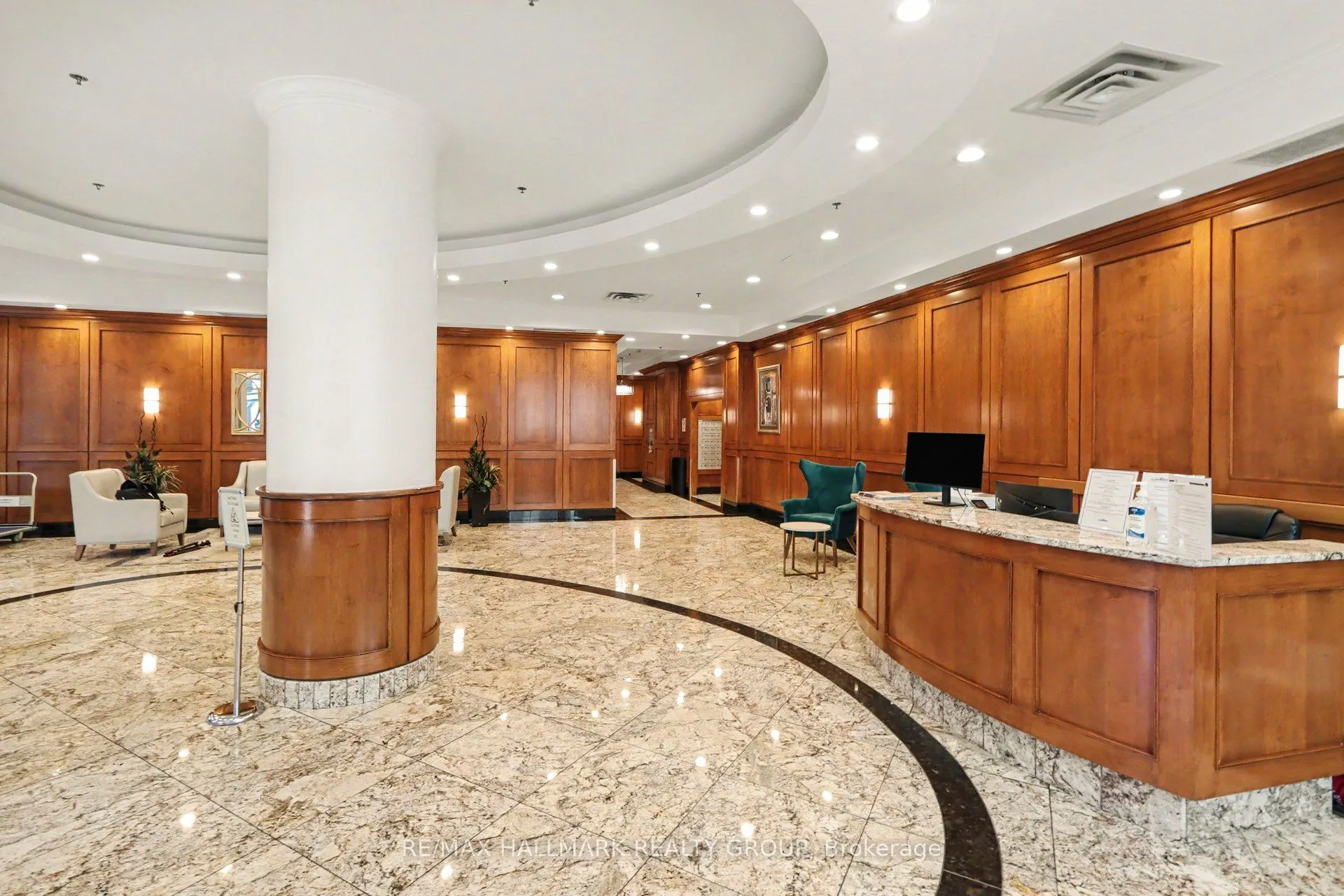 242 Rideau Street #201