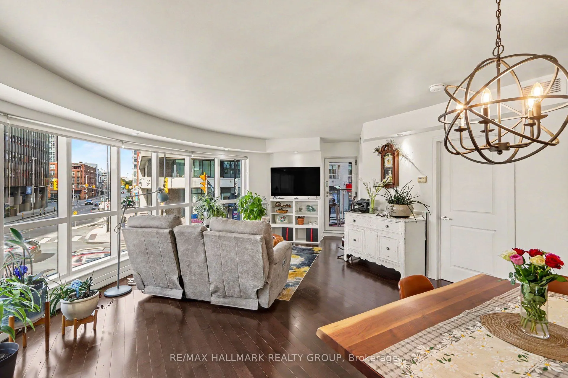 242 Rideau Street #201