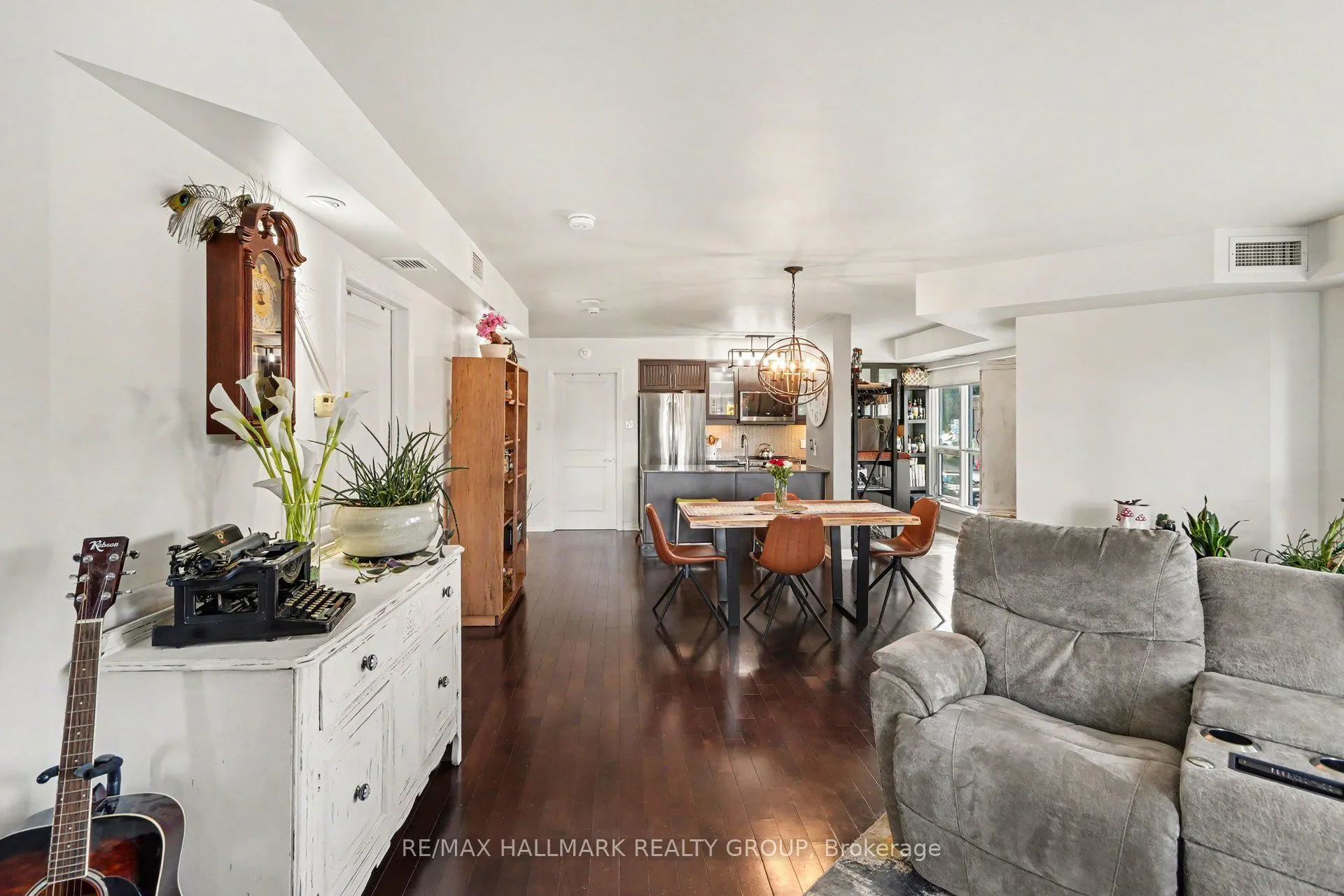 242 Rideau Street #201