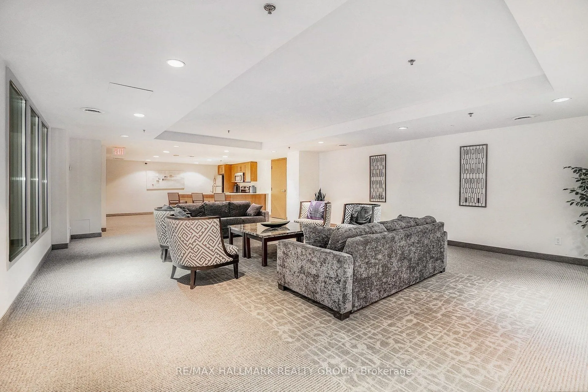 242 Rideau Street #201