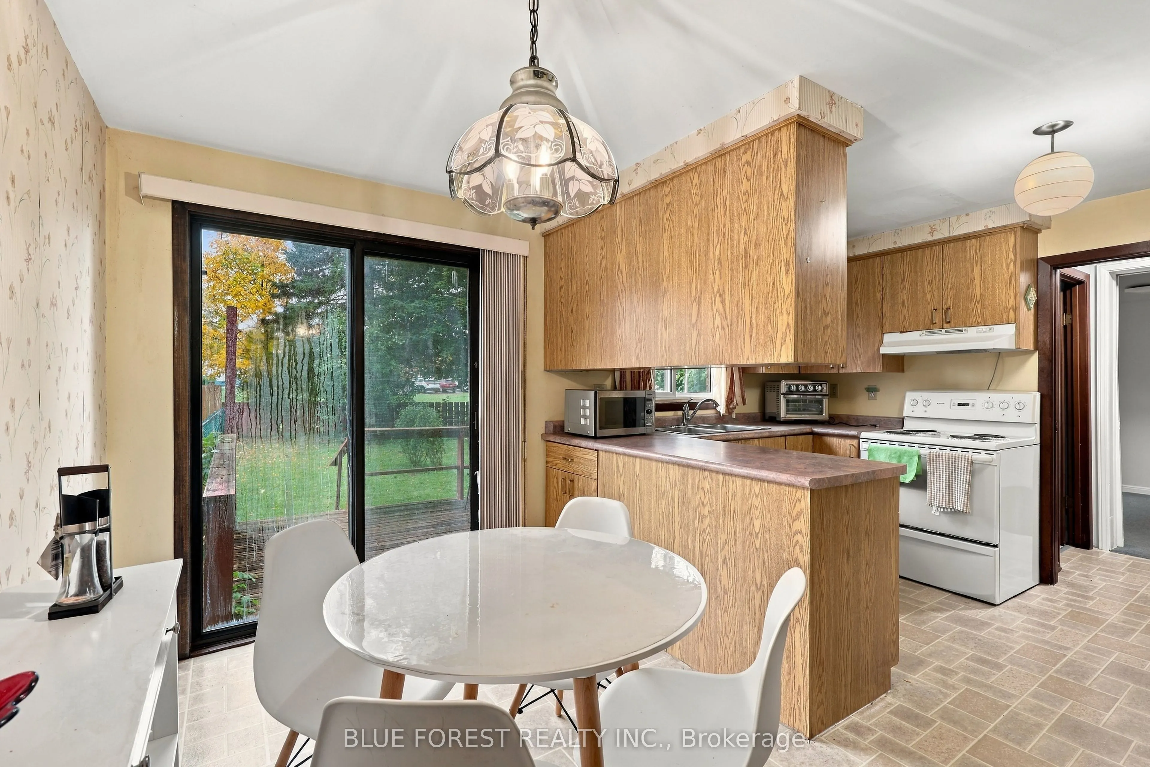 673 Galloway Crescent