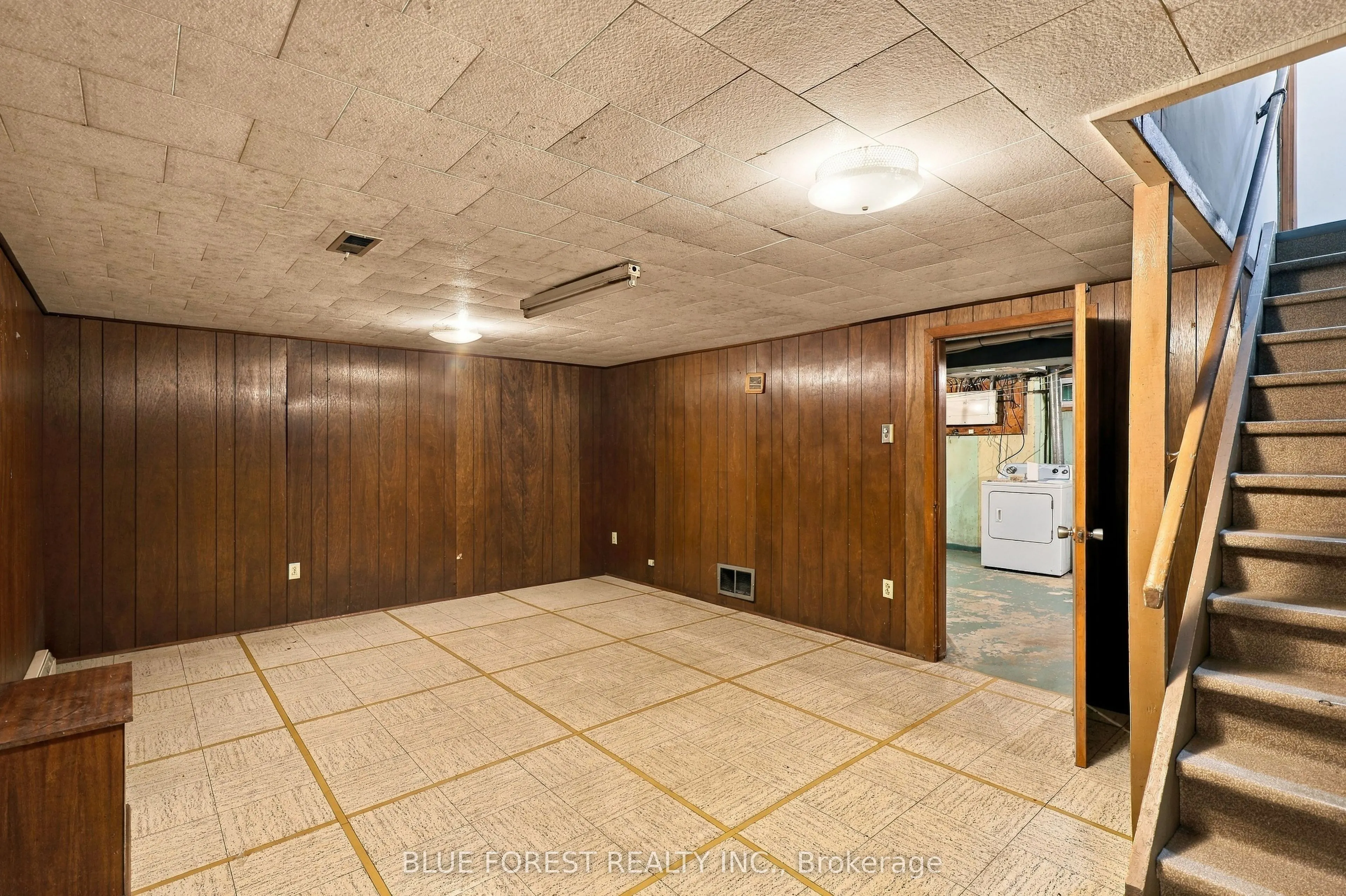 673 Galloway Crescent
