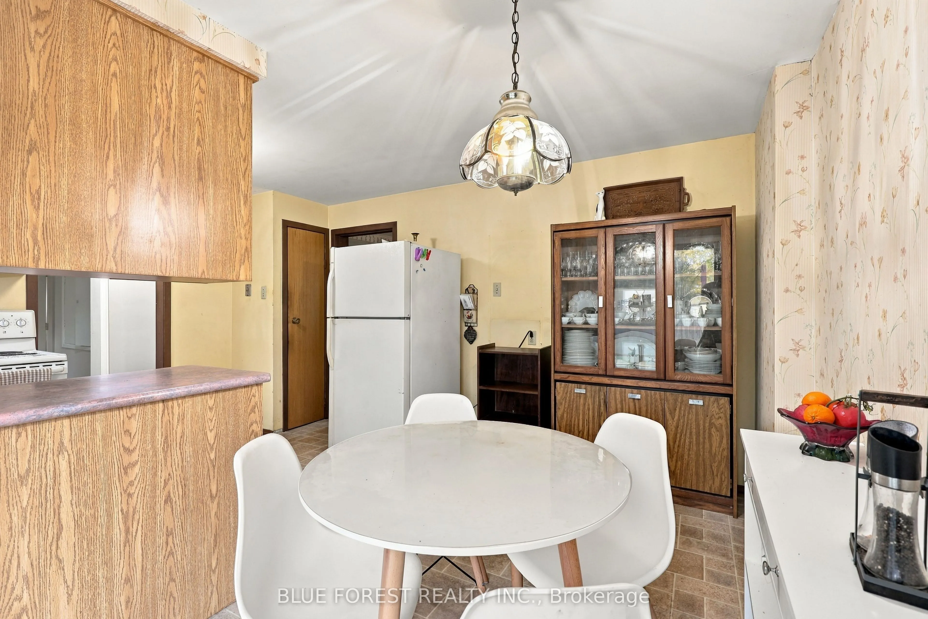 673 Galloway Crescent