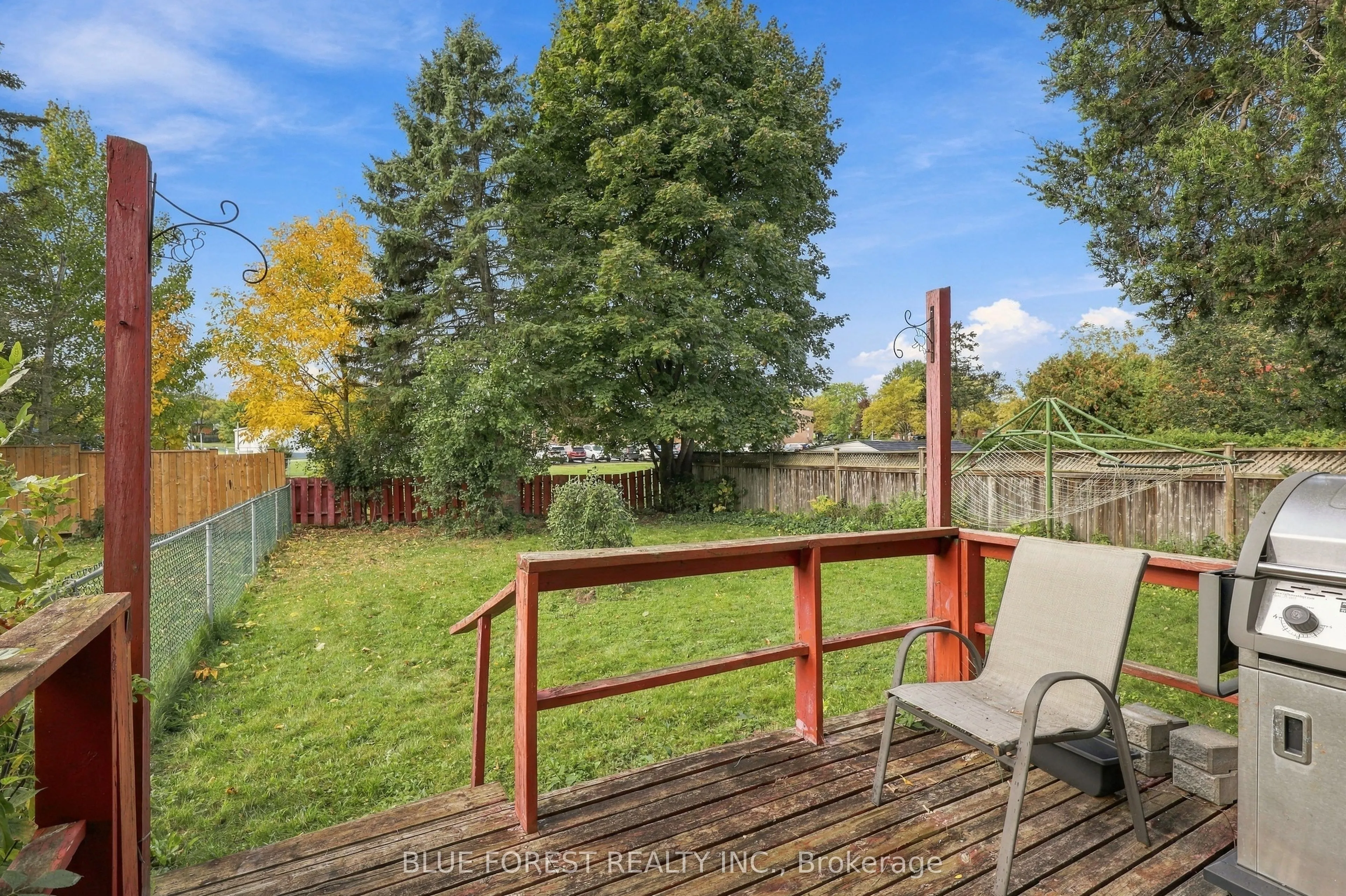 673 Galloway Crescent