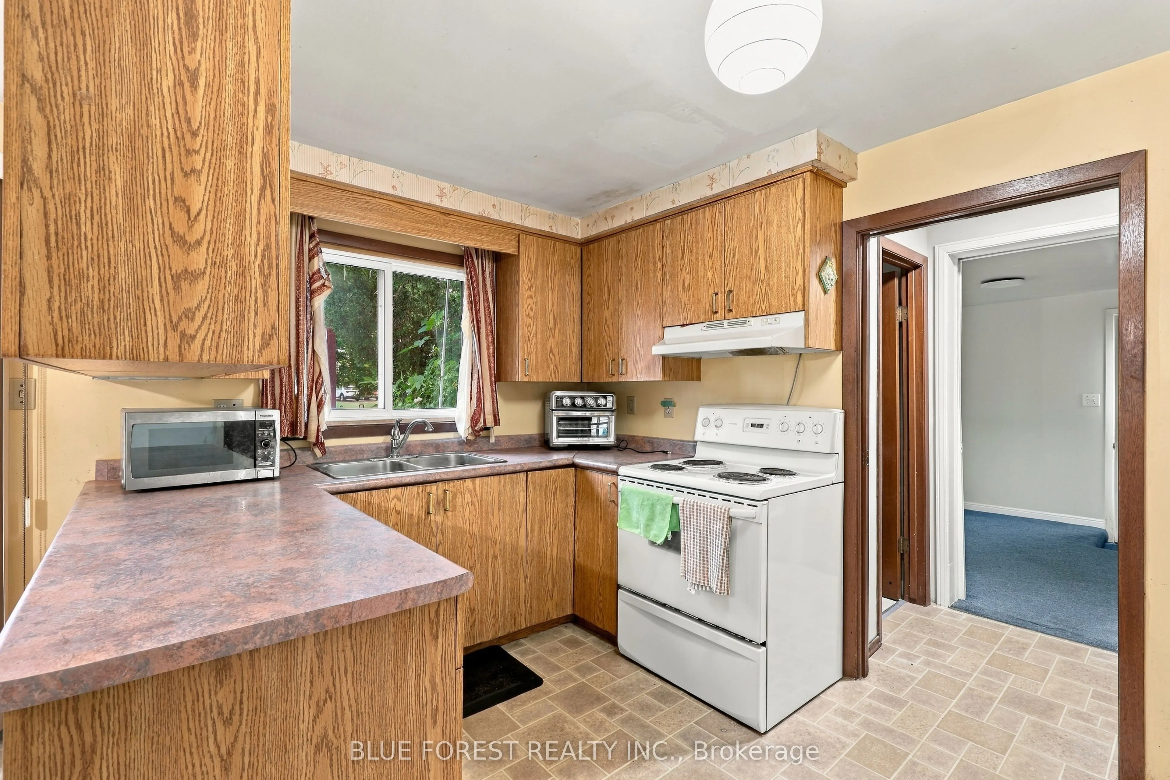 673 Galloway Crescent