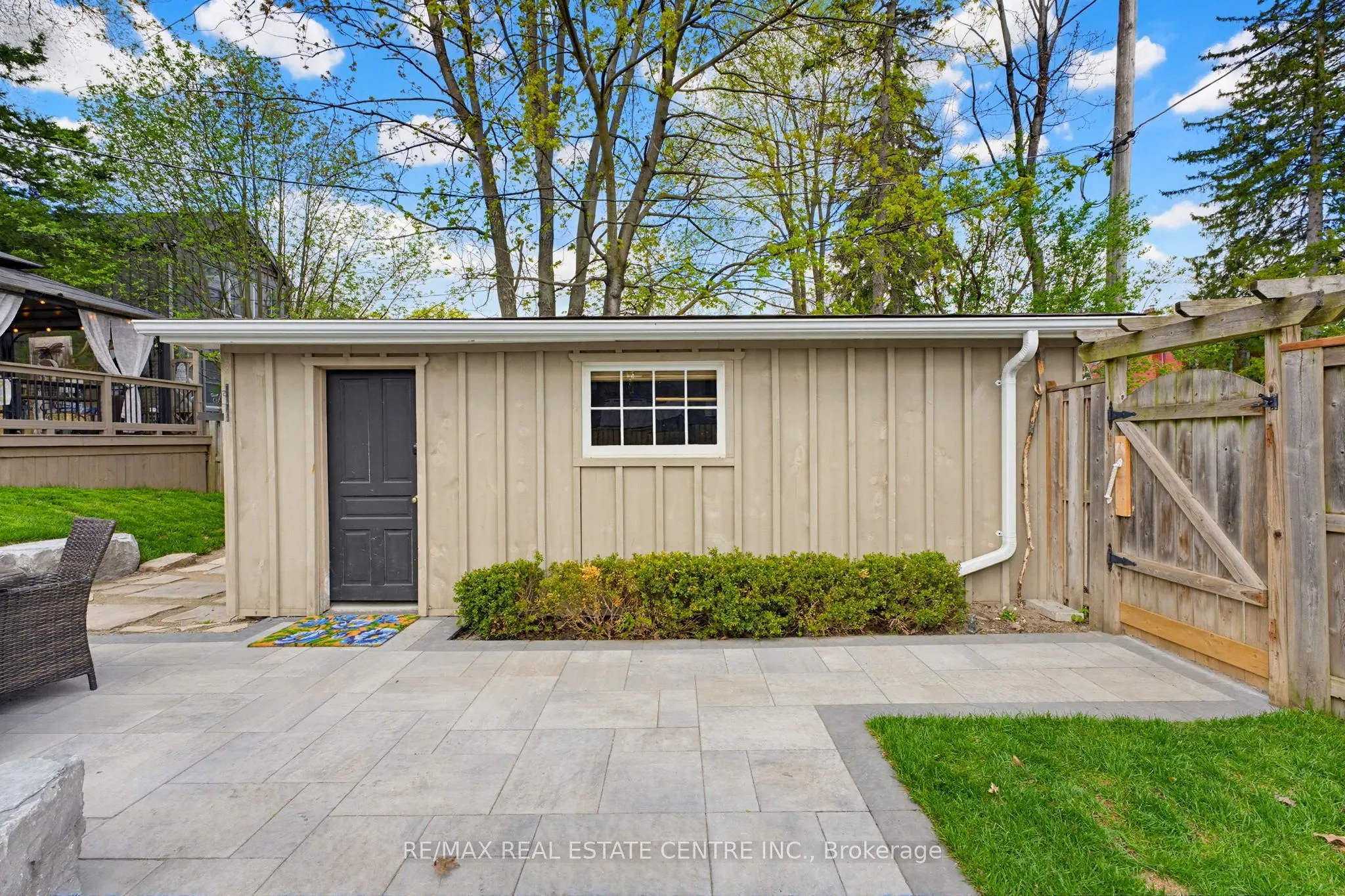 33 Brant Road N