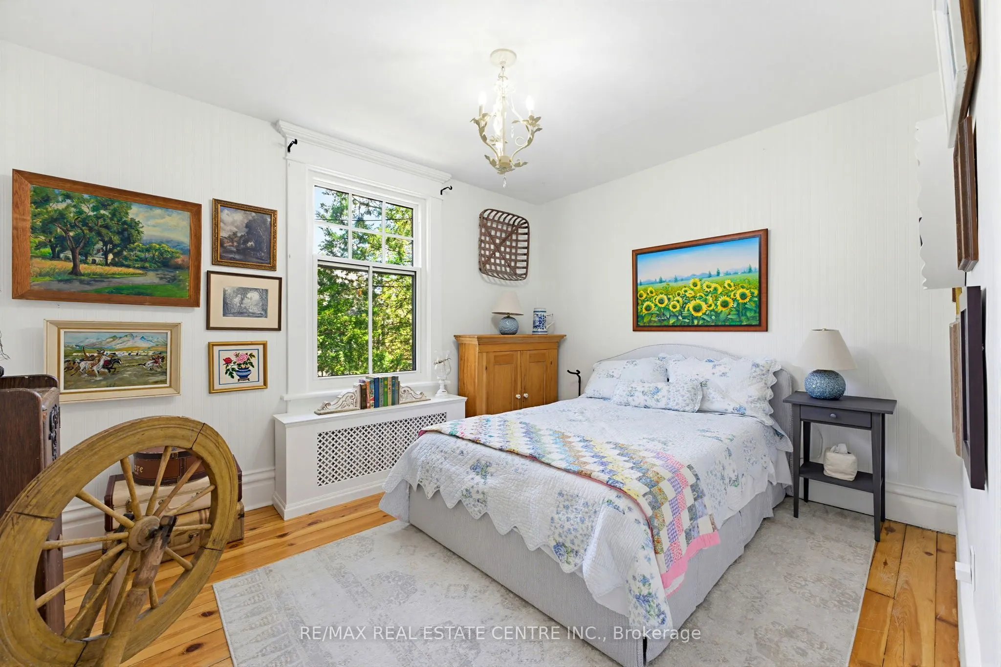 33 Brant Road N