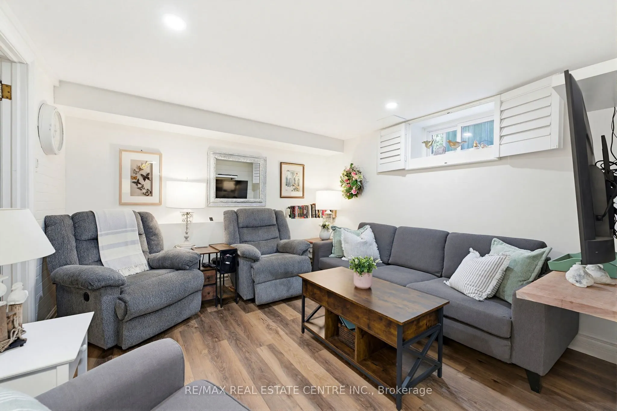 33 Brant Road N