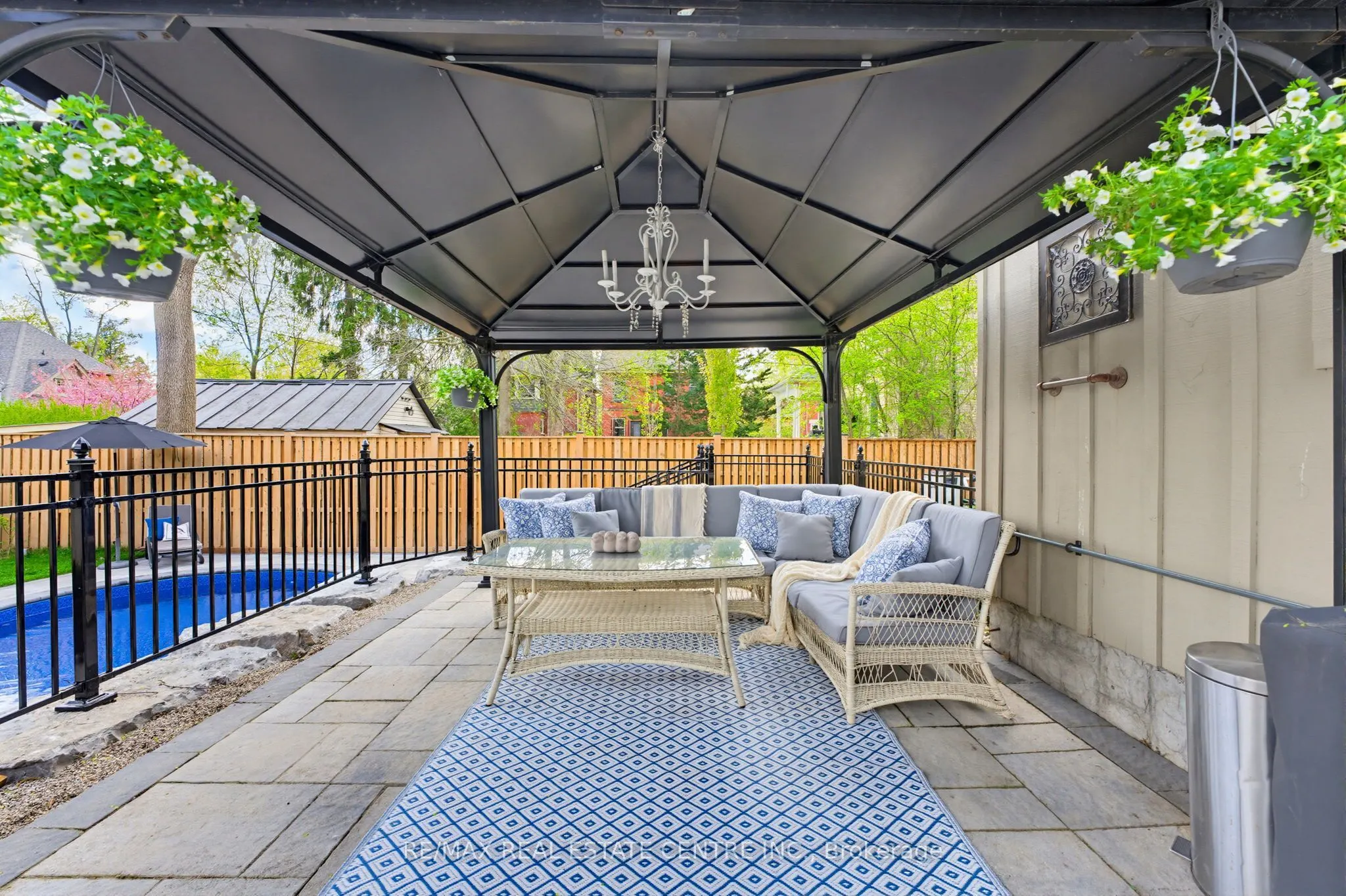 33 Brant Road N