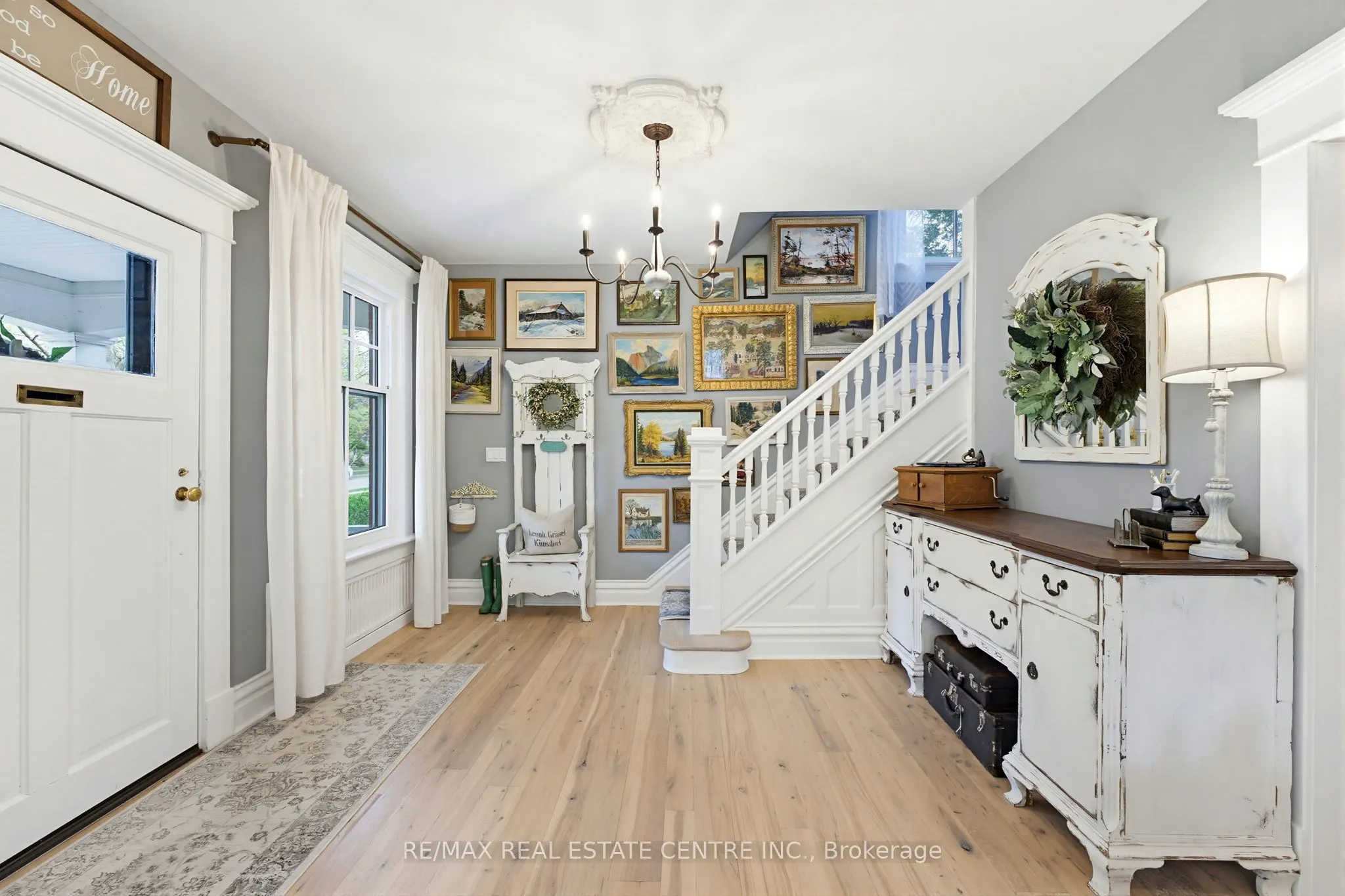 33 Brant Road N