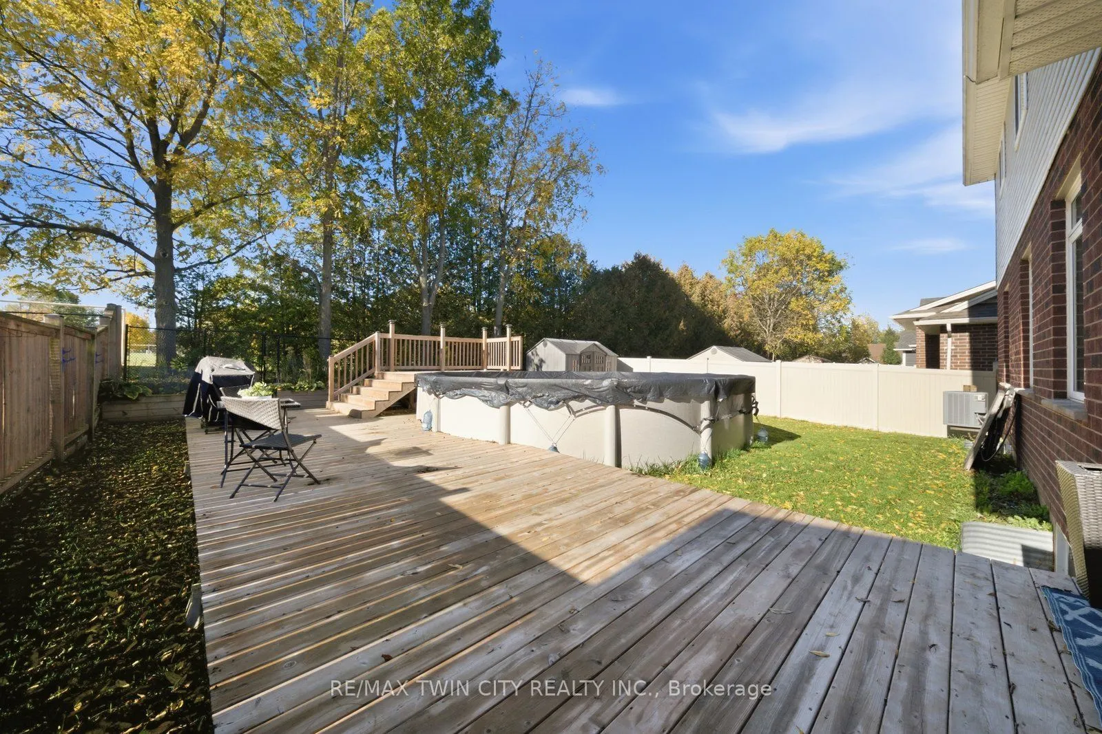 24 Hollingshead Road