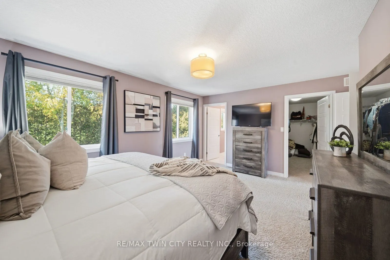 24 Hollingshead Road