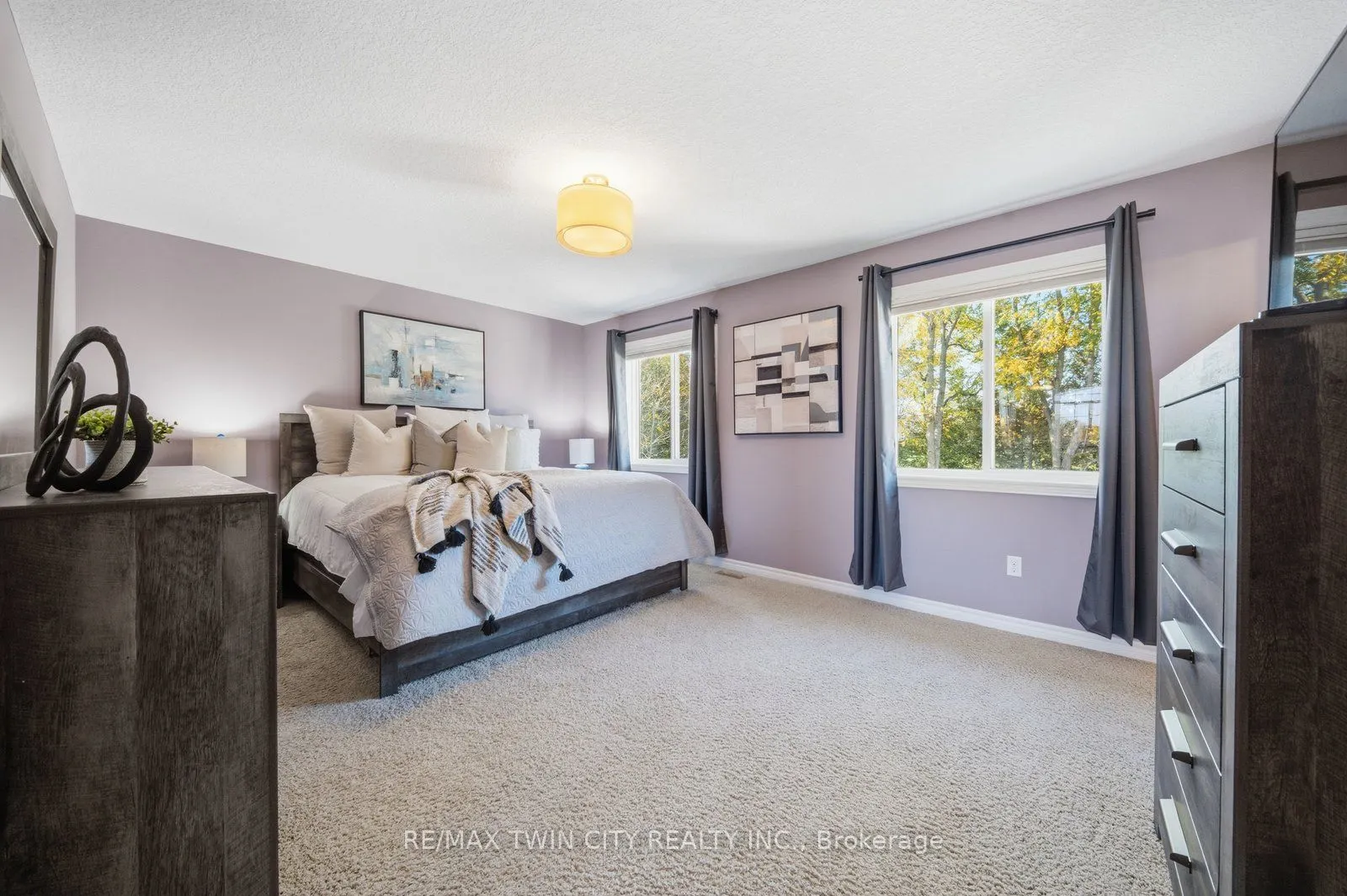 24 Hollingshead Road