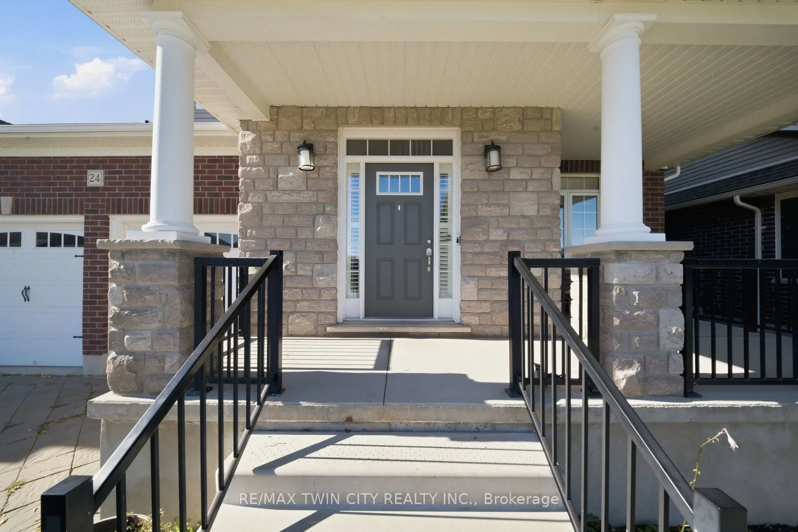24 Hollingshead Road