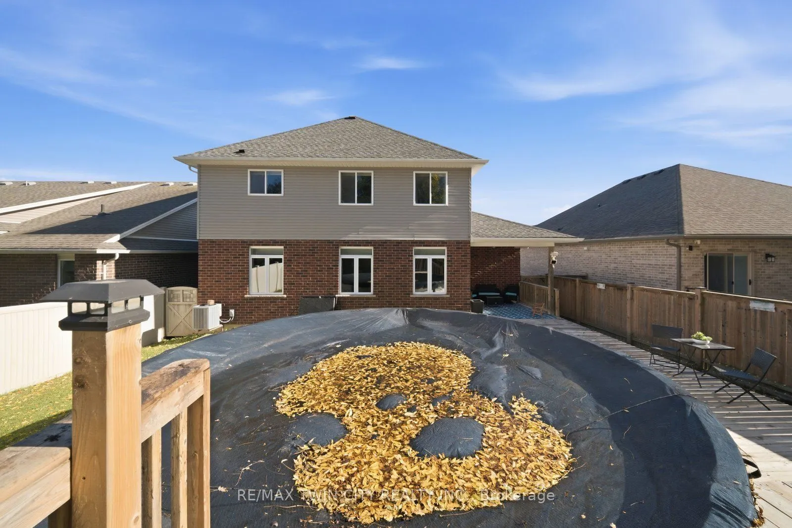 24 Hollingshead Road