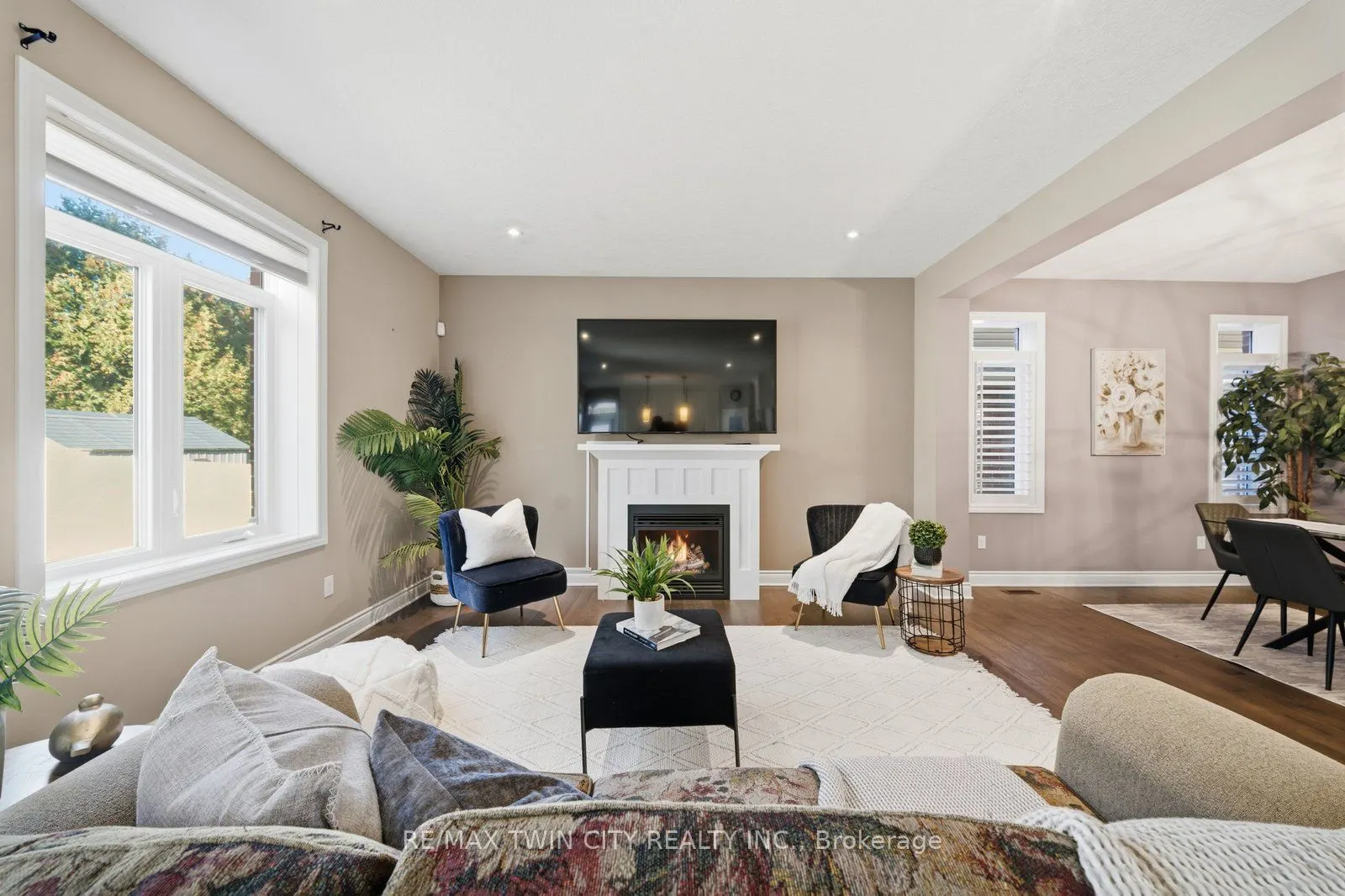24 Hollingshead Road