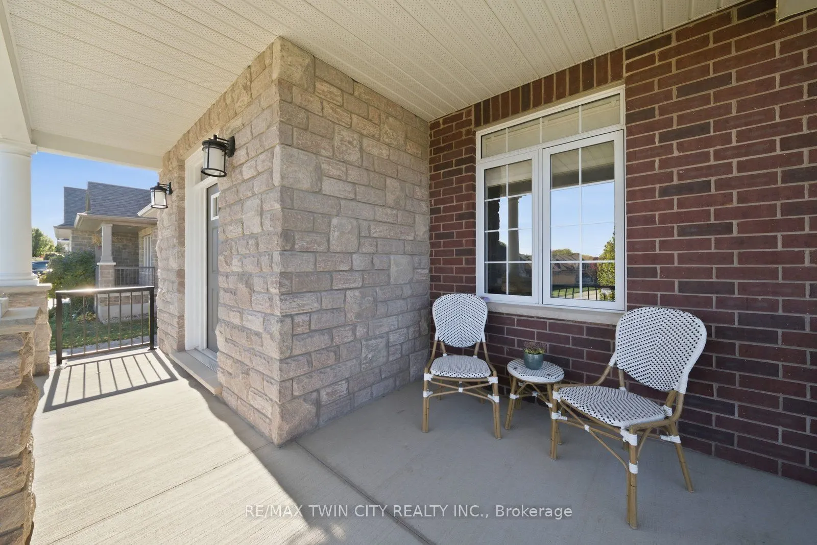 24 Hollingshead Road