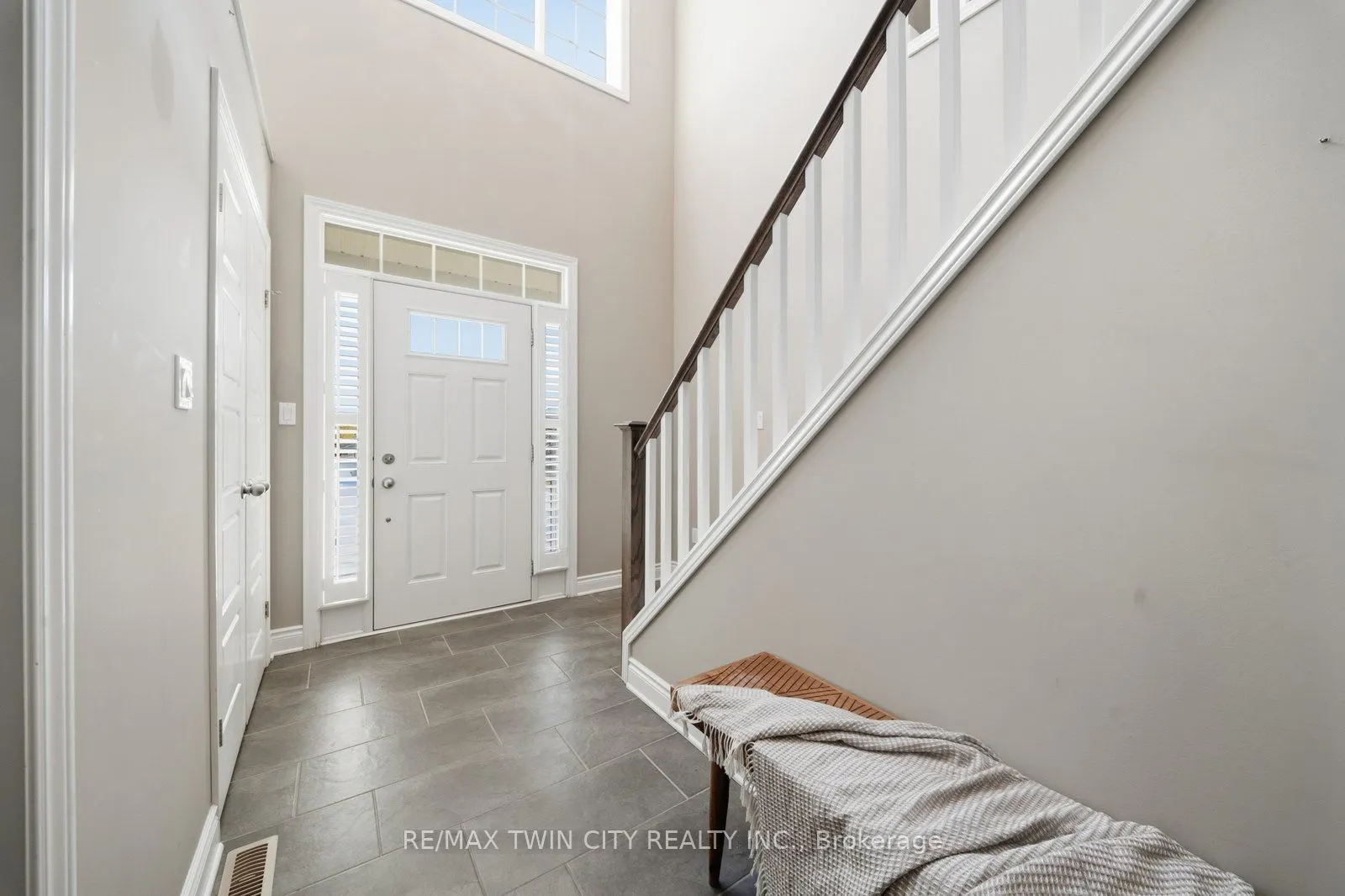 24 Hollingshead Road