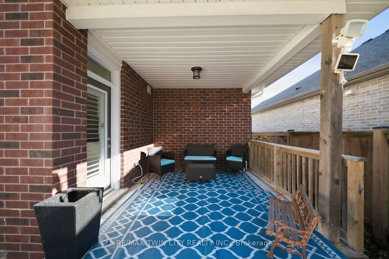 24 Hollingshead Road
