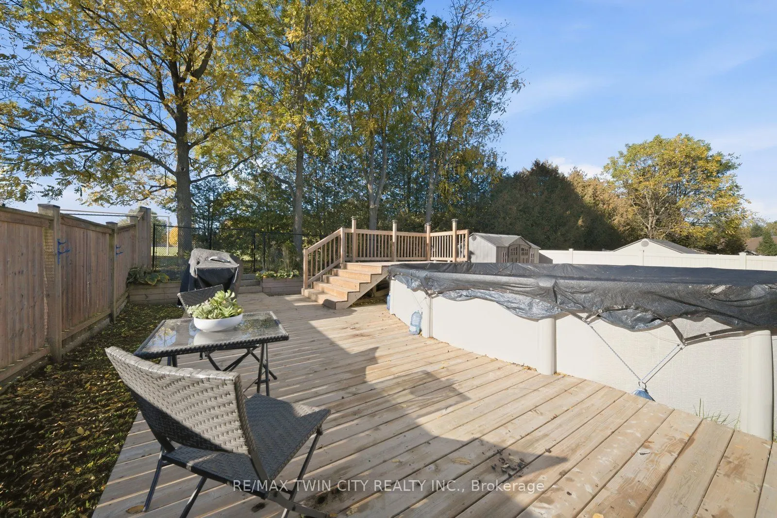 24 Hollingshead Road