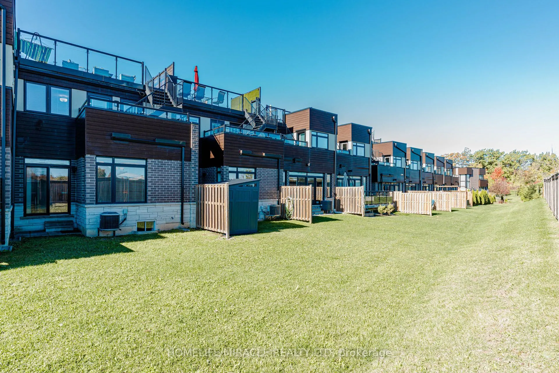 35 Midhurst Heights #19