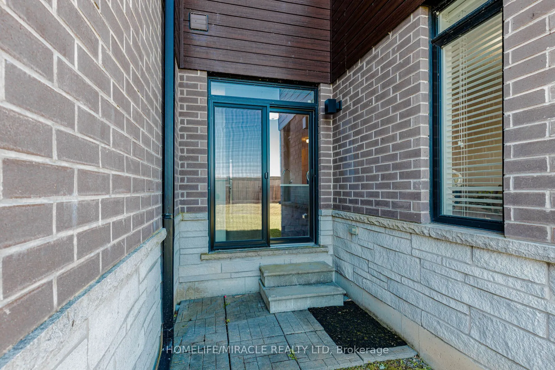 35 Midhurst Heights #19