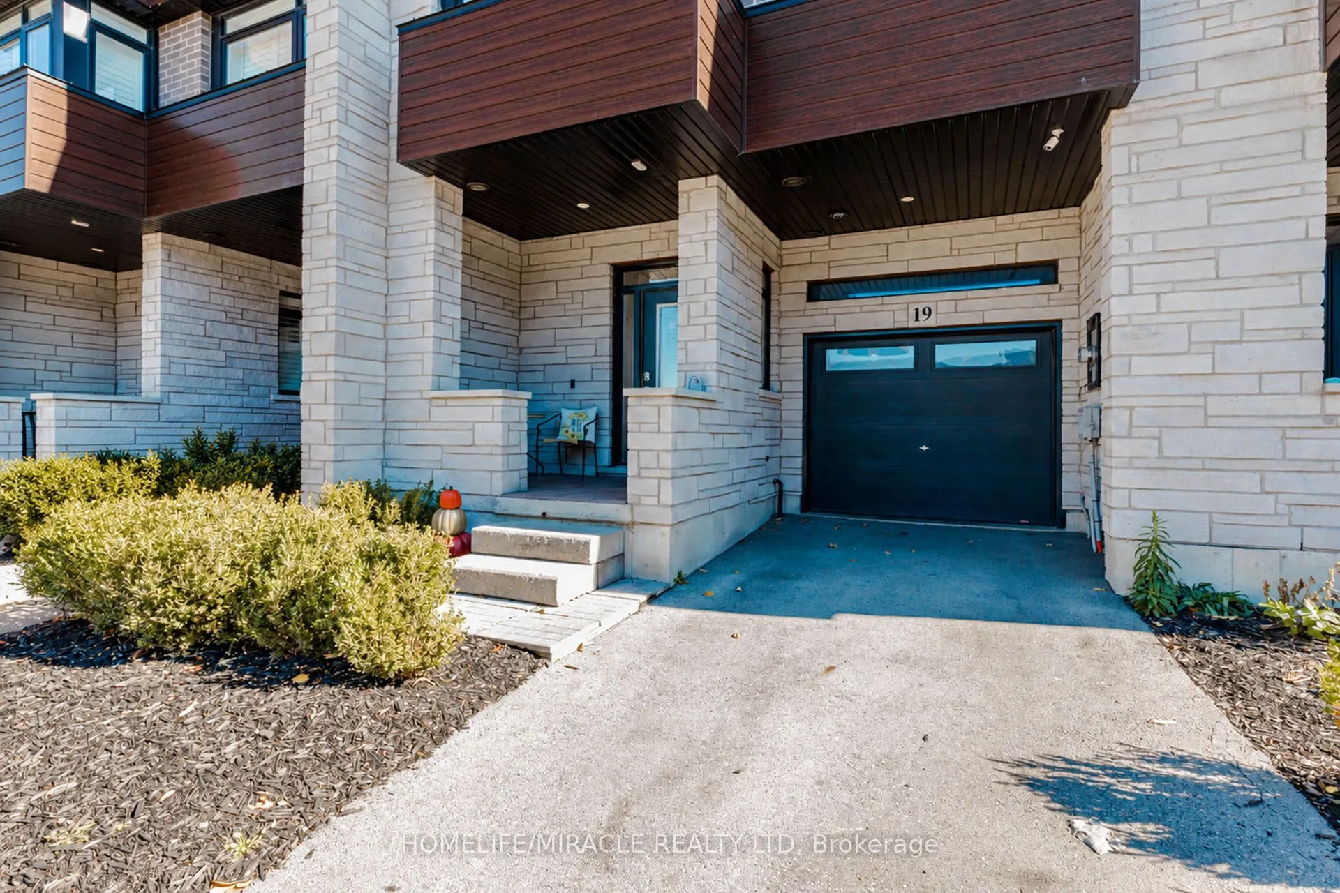 35 Midhurst Heights #19