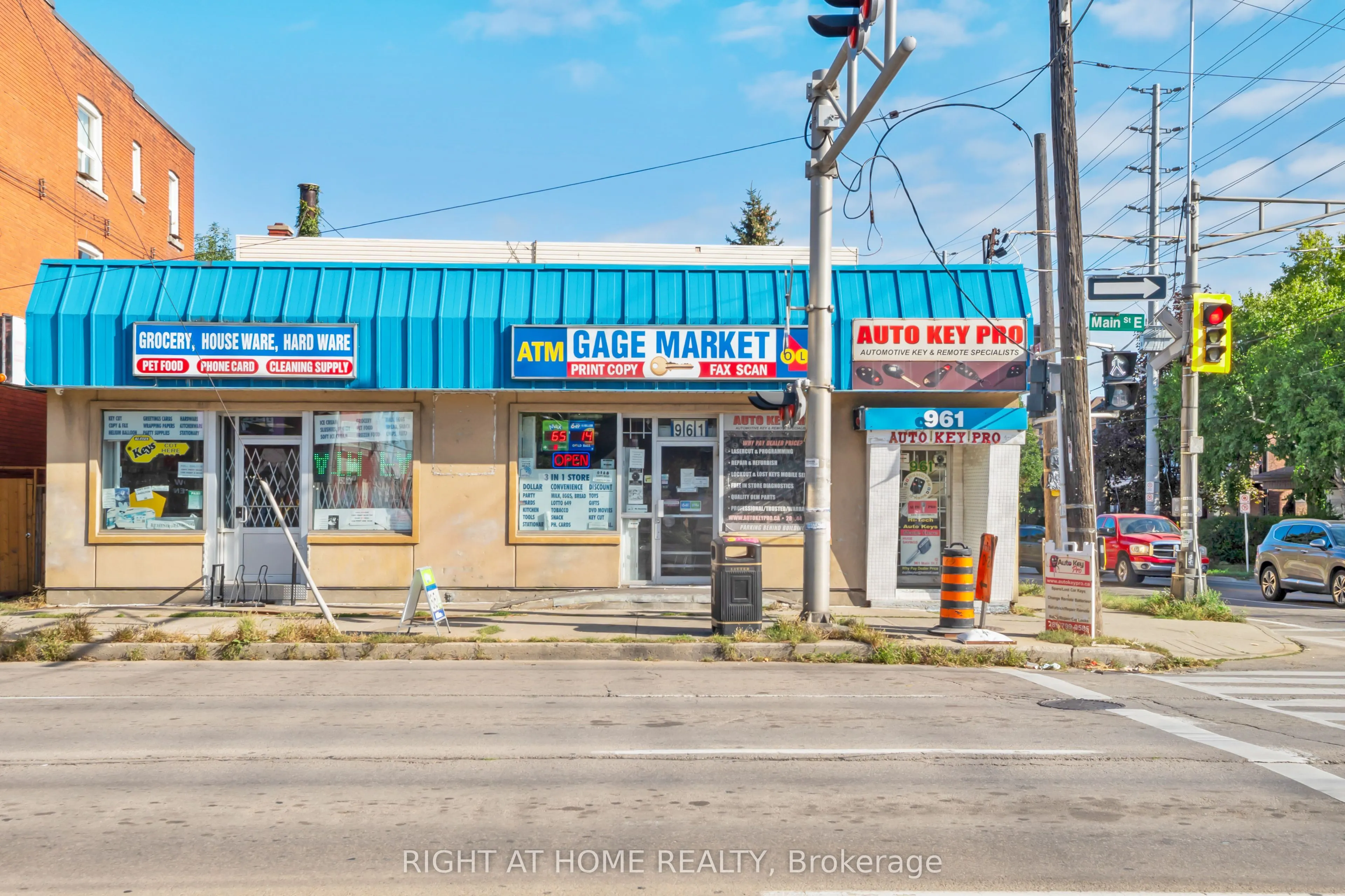 961 Main Street E
