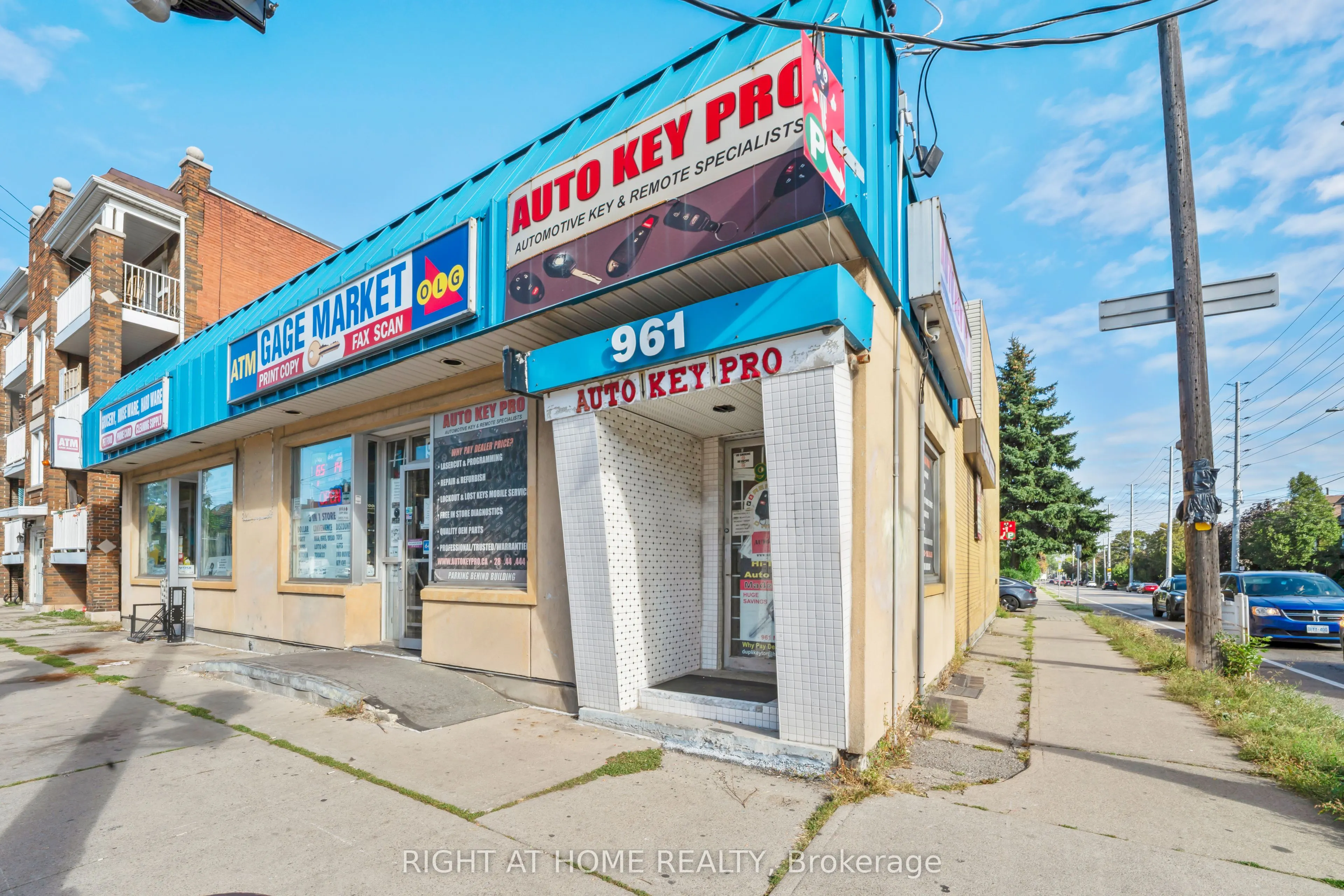 961 Main Street E