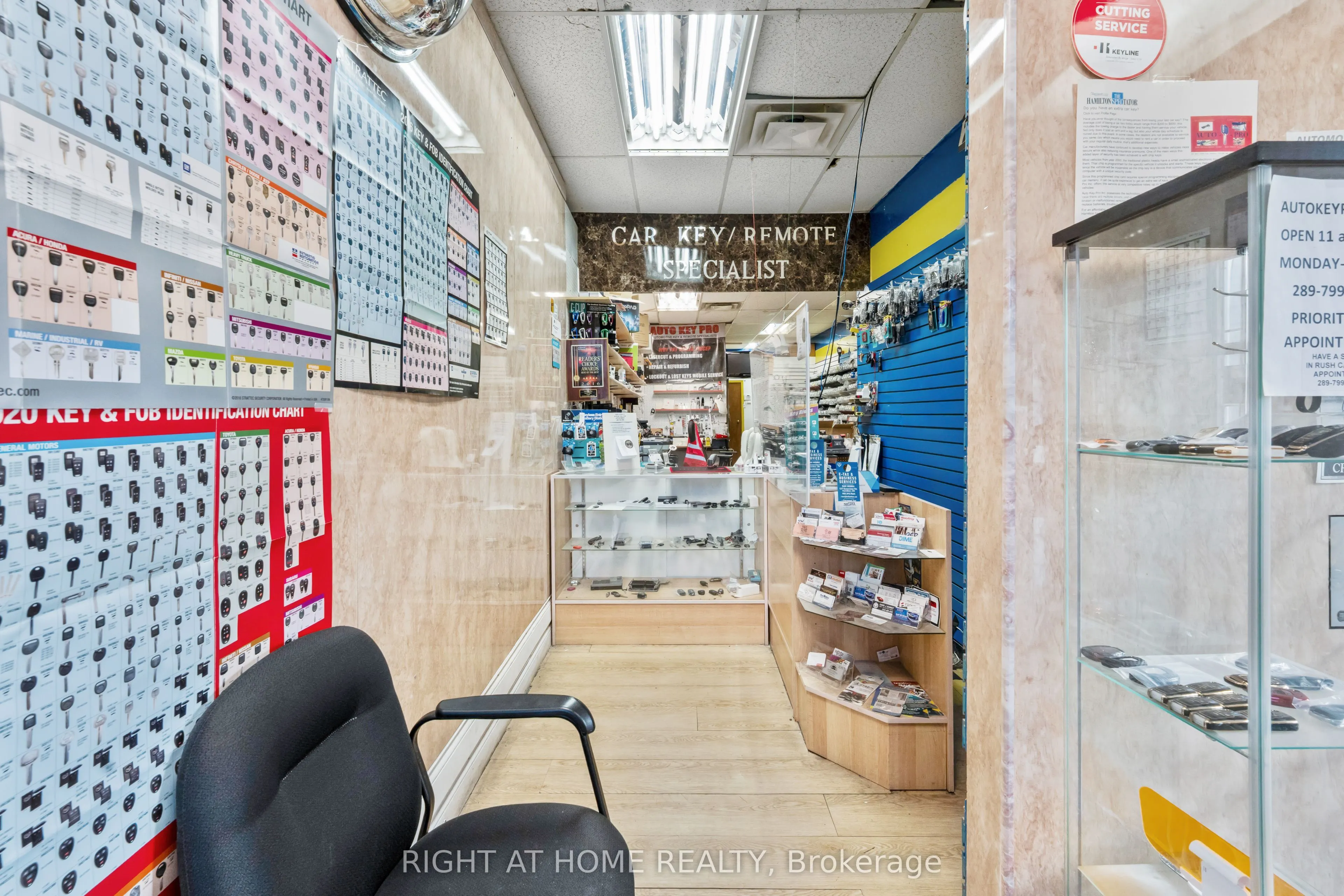 961 Main Street E