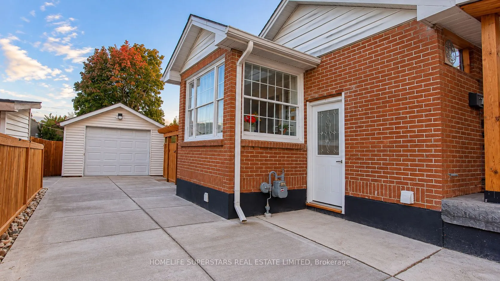 706 Rowntree Avenue