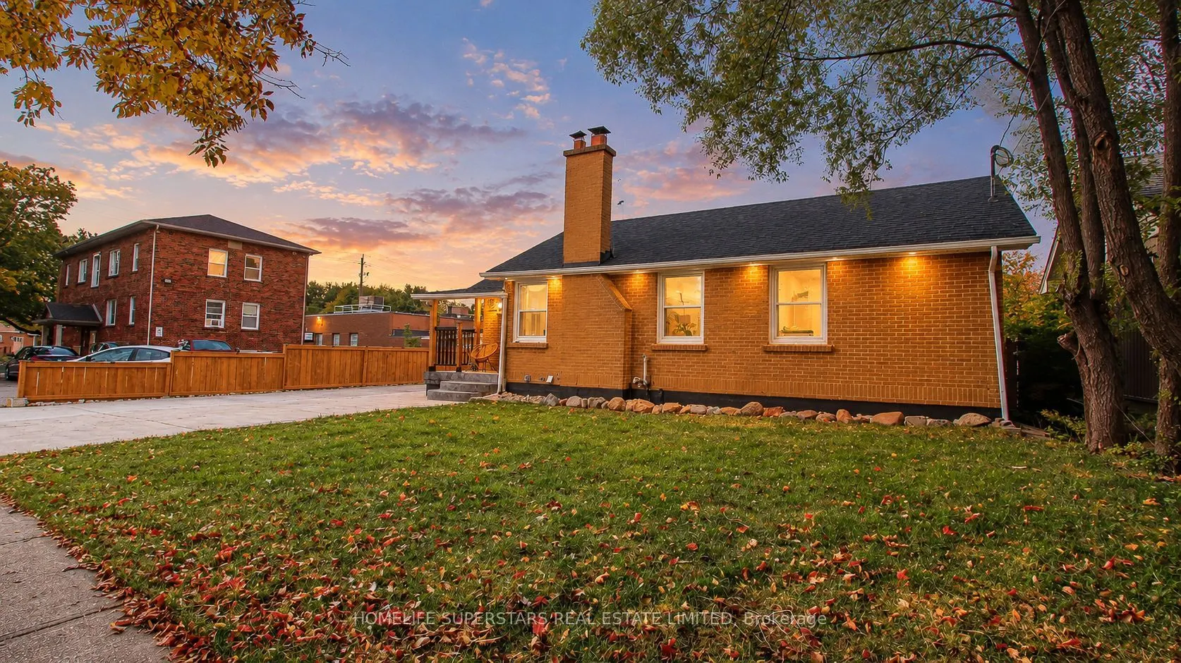706 Rowntree Avenue