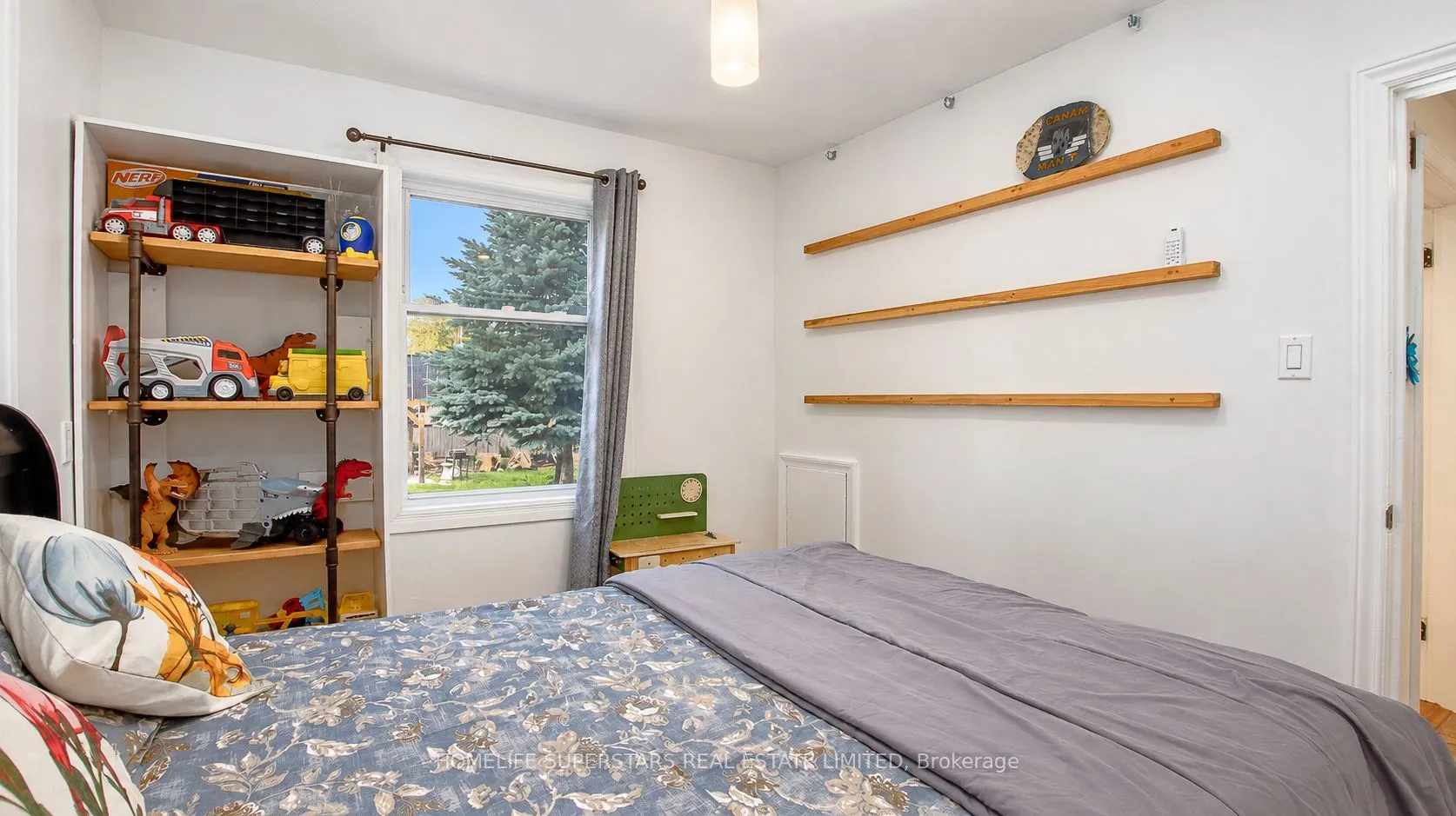 706 Rowntree Avenue