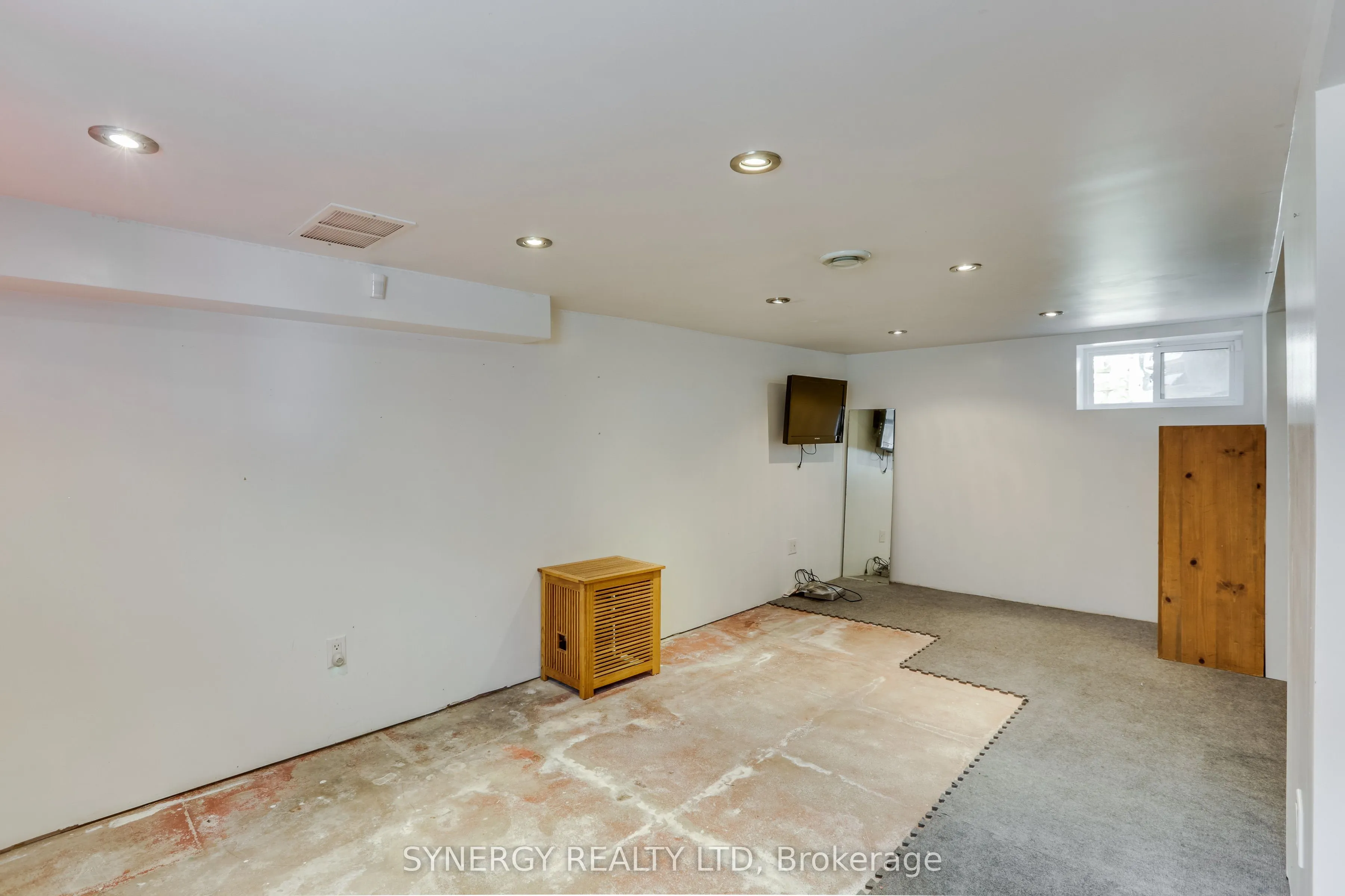 2 Erie Avenue