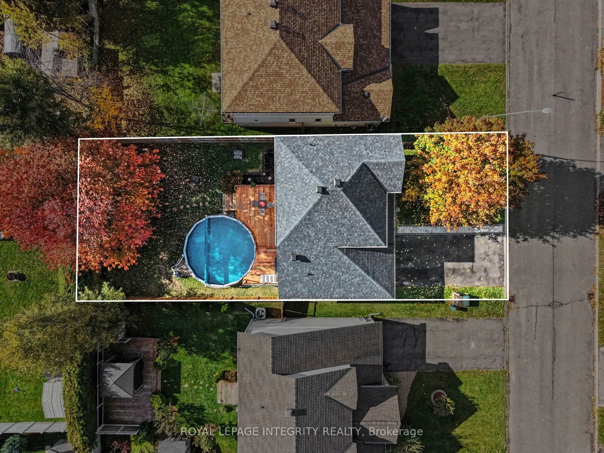 84 LAMADELEINE Boulevard