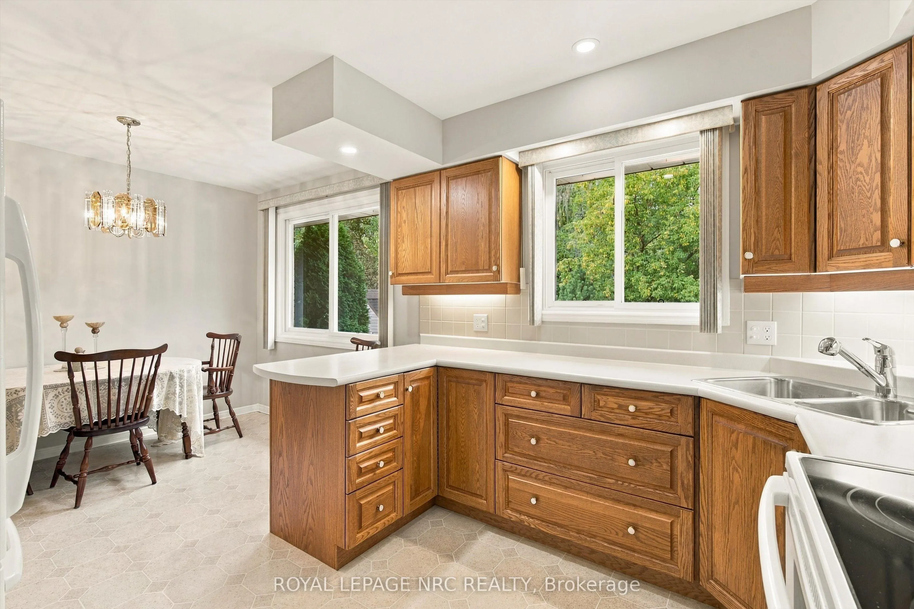 13 Hardwood Grove