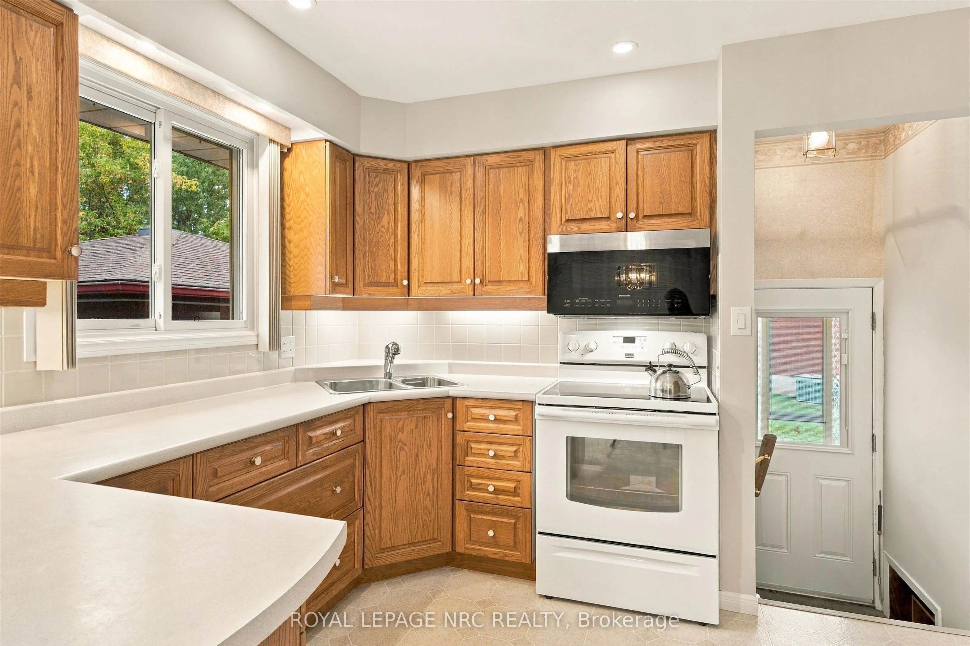 13 Hardwood Grove