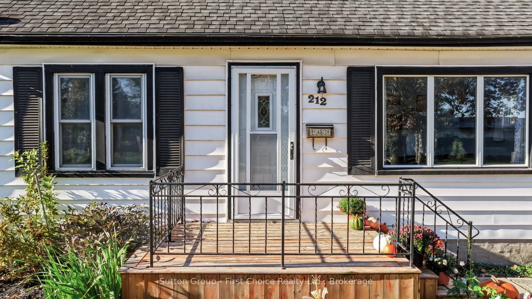 212 Mary Street