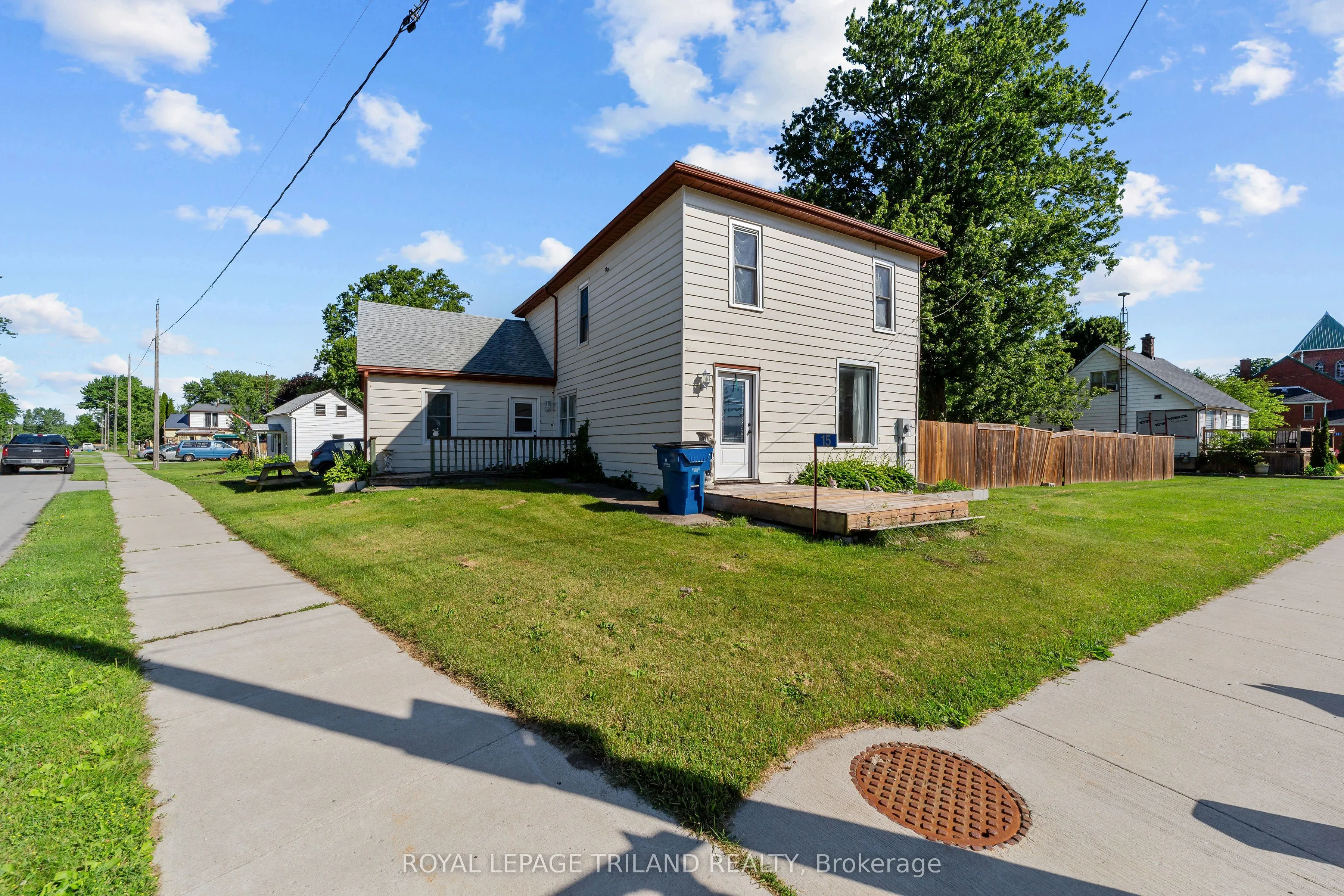 15 Dundas Street