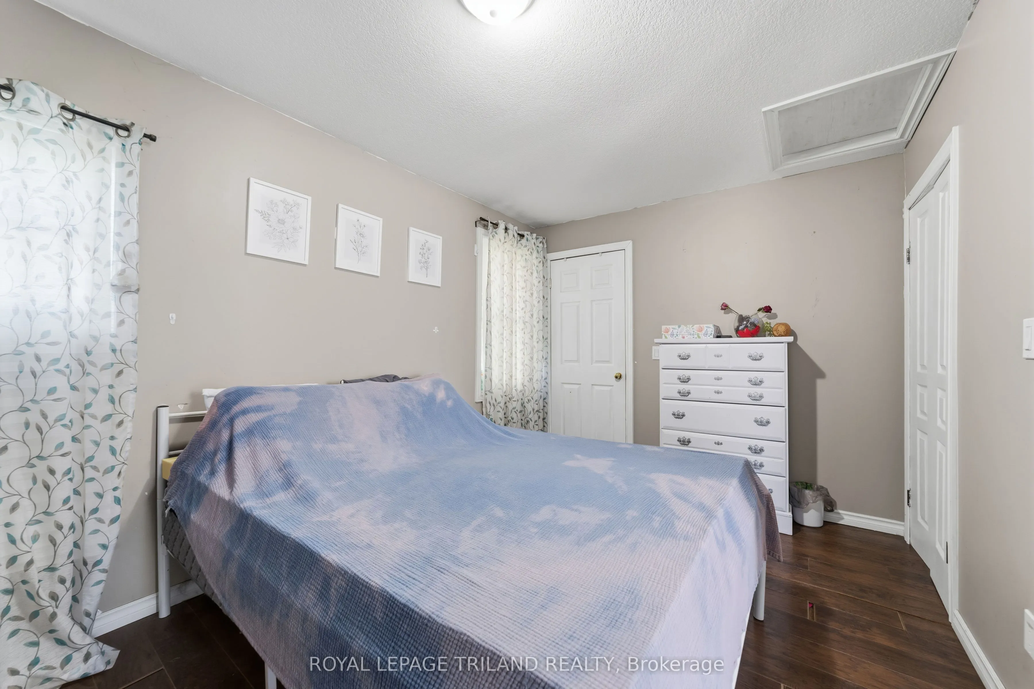 15 Dundas Street