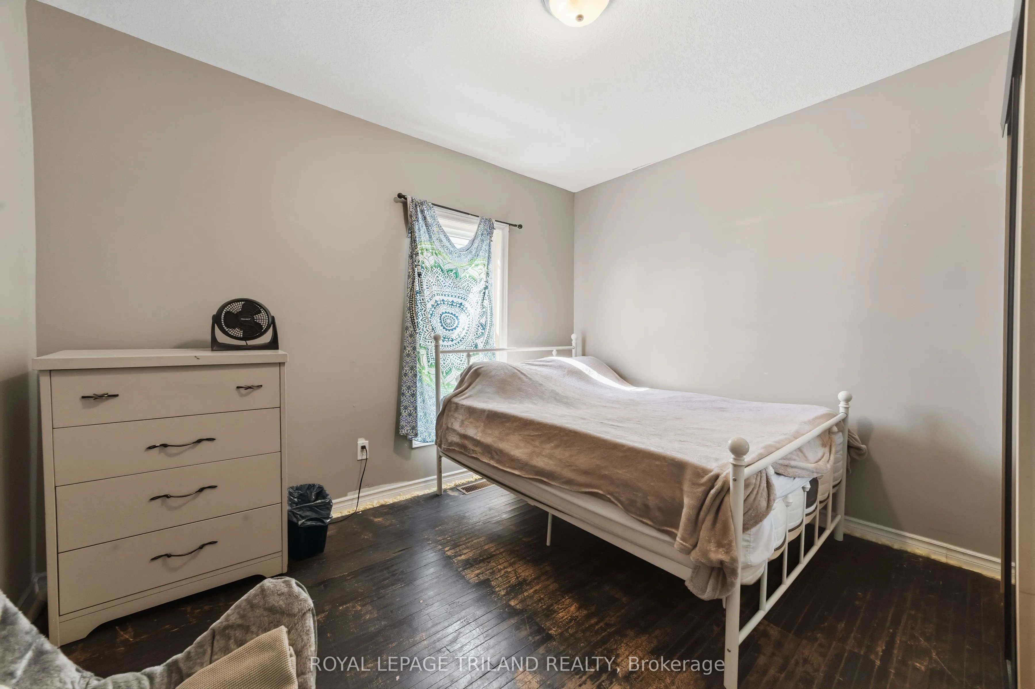 15 Dundas Street